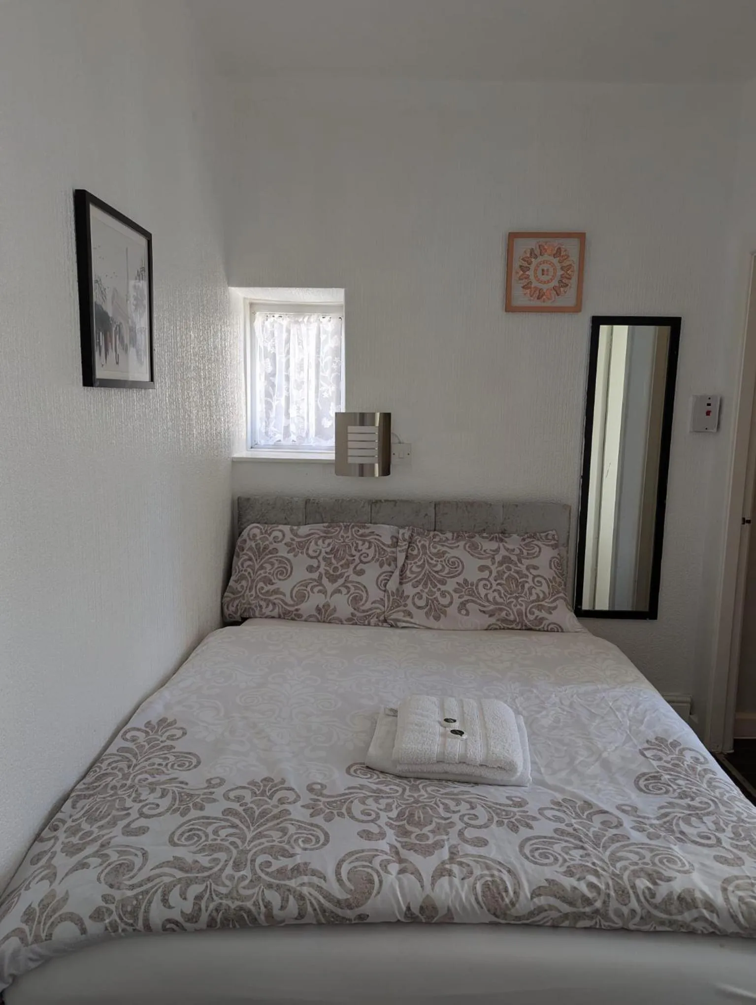 Bed in Fern Villa Hotel - Albert Road