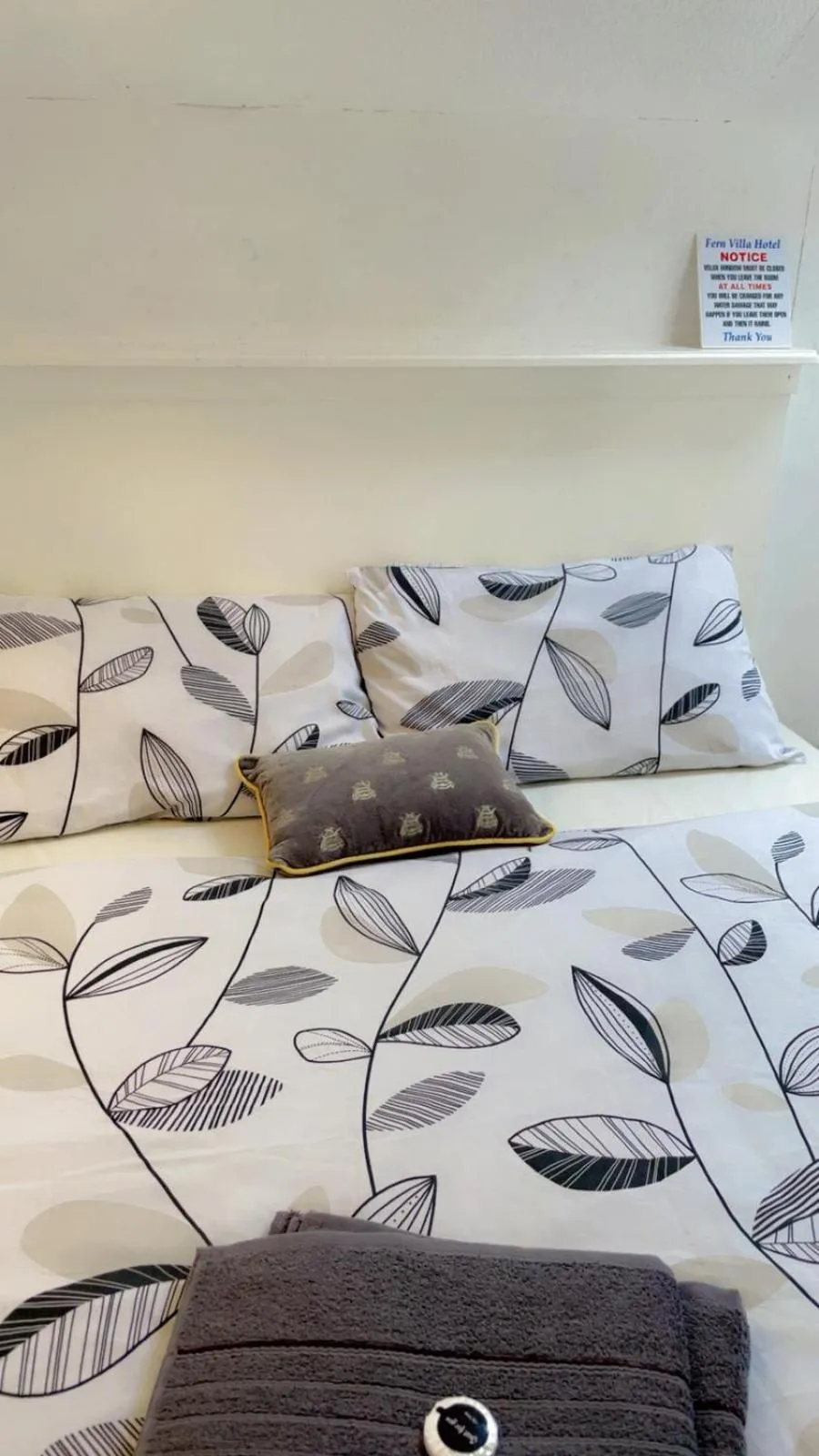 Bed in Fern Villa Hotel - Albert Road