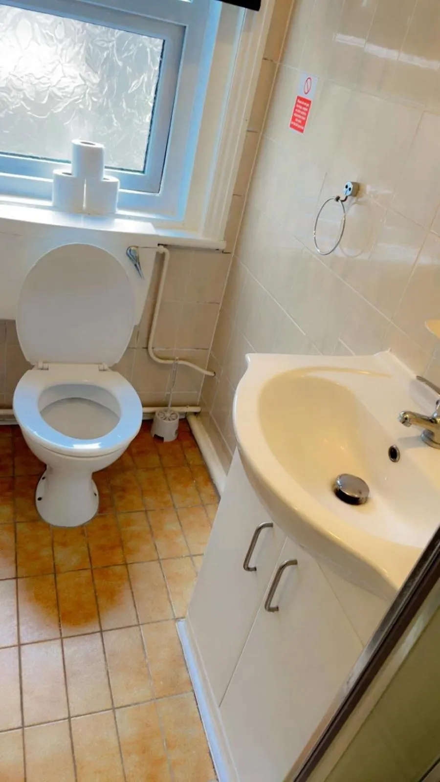 Toilet in Fern Villa Hotel - Albert Road