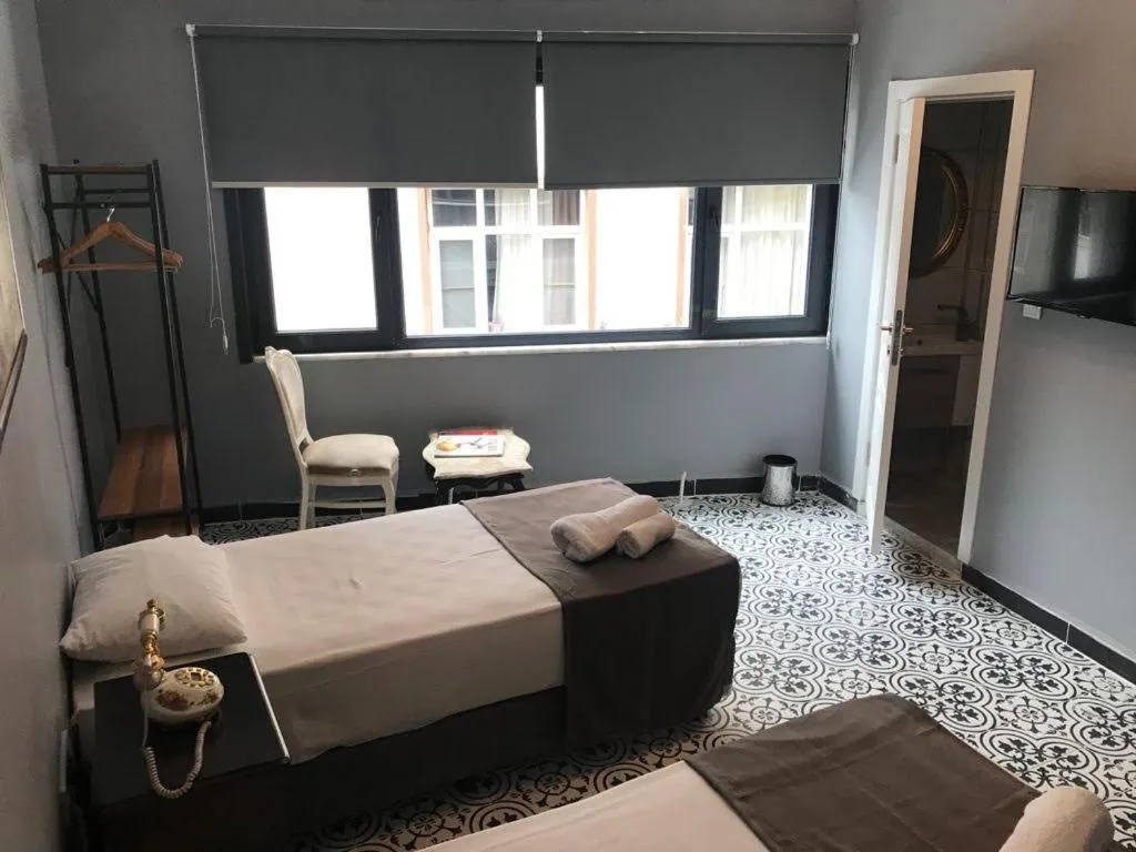 Bedroom, Bed in HHK Hotel