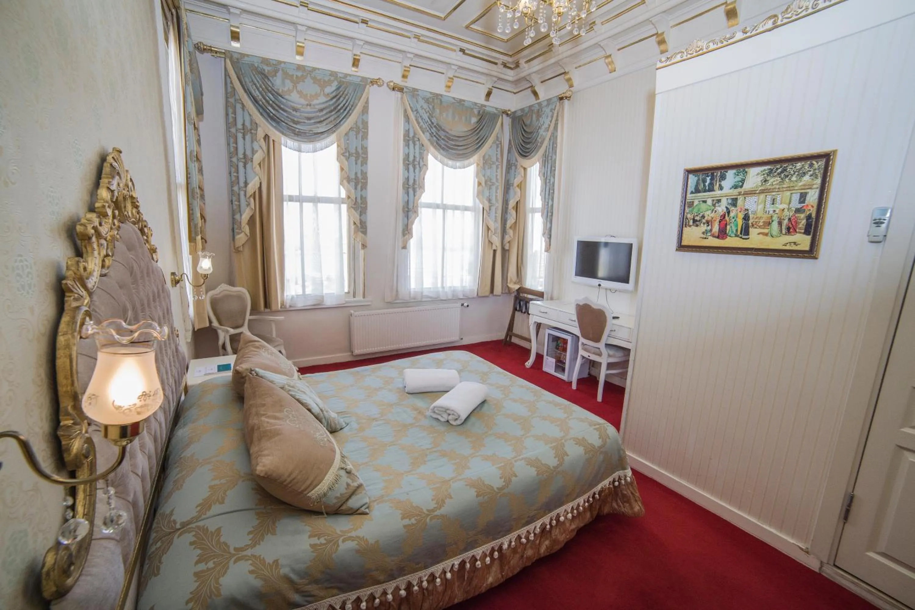 Bedroom, Bed in HHK Hotel