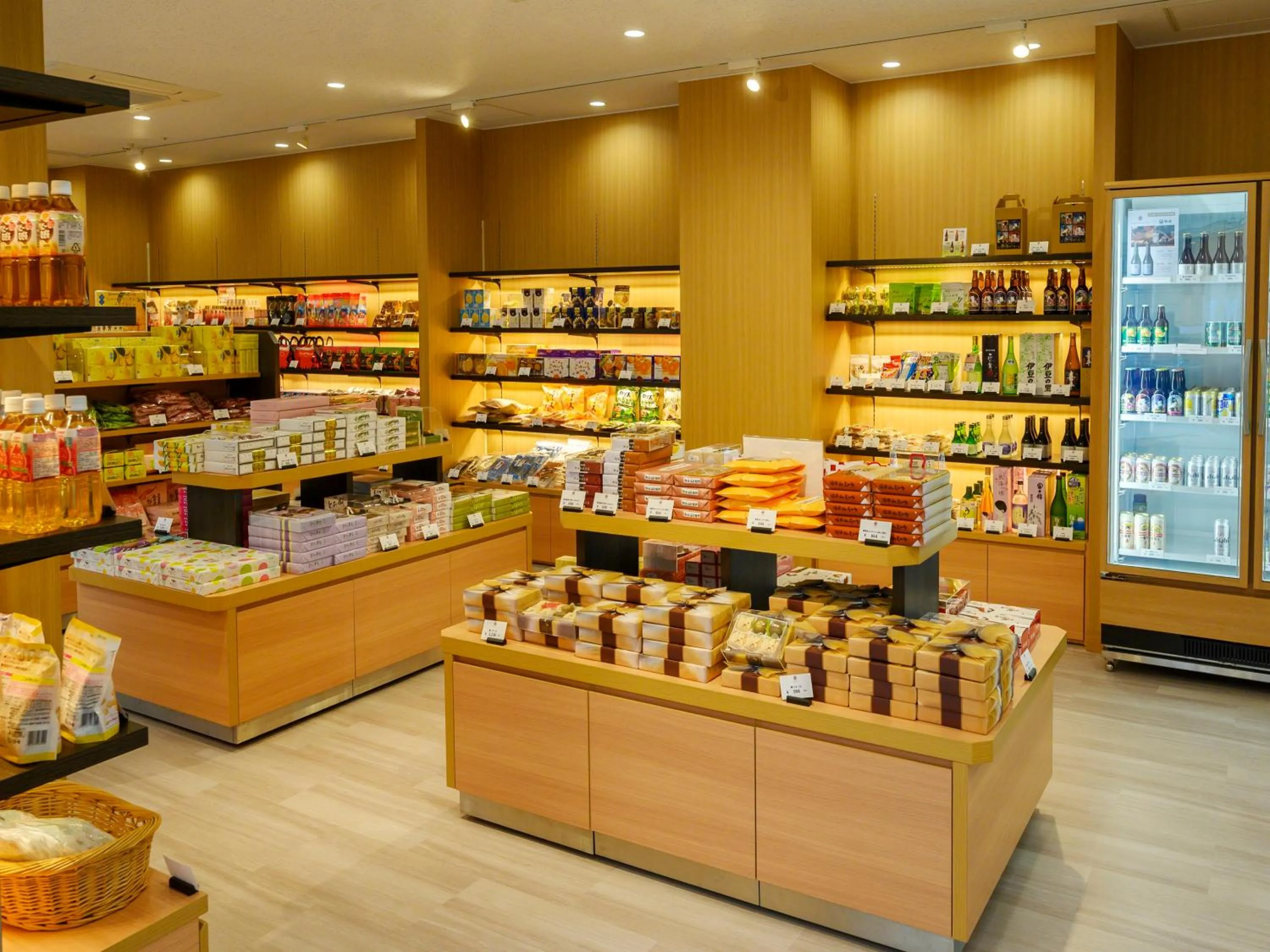 Shopping Area in KAMENOI HOTEL Atami