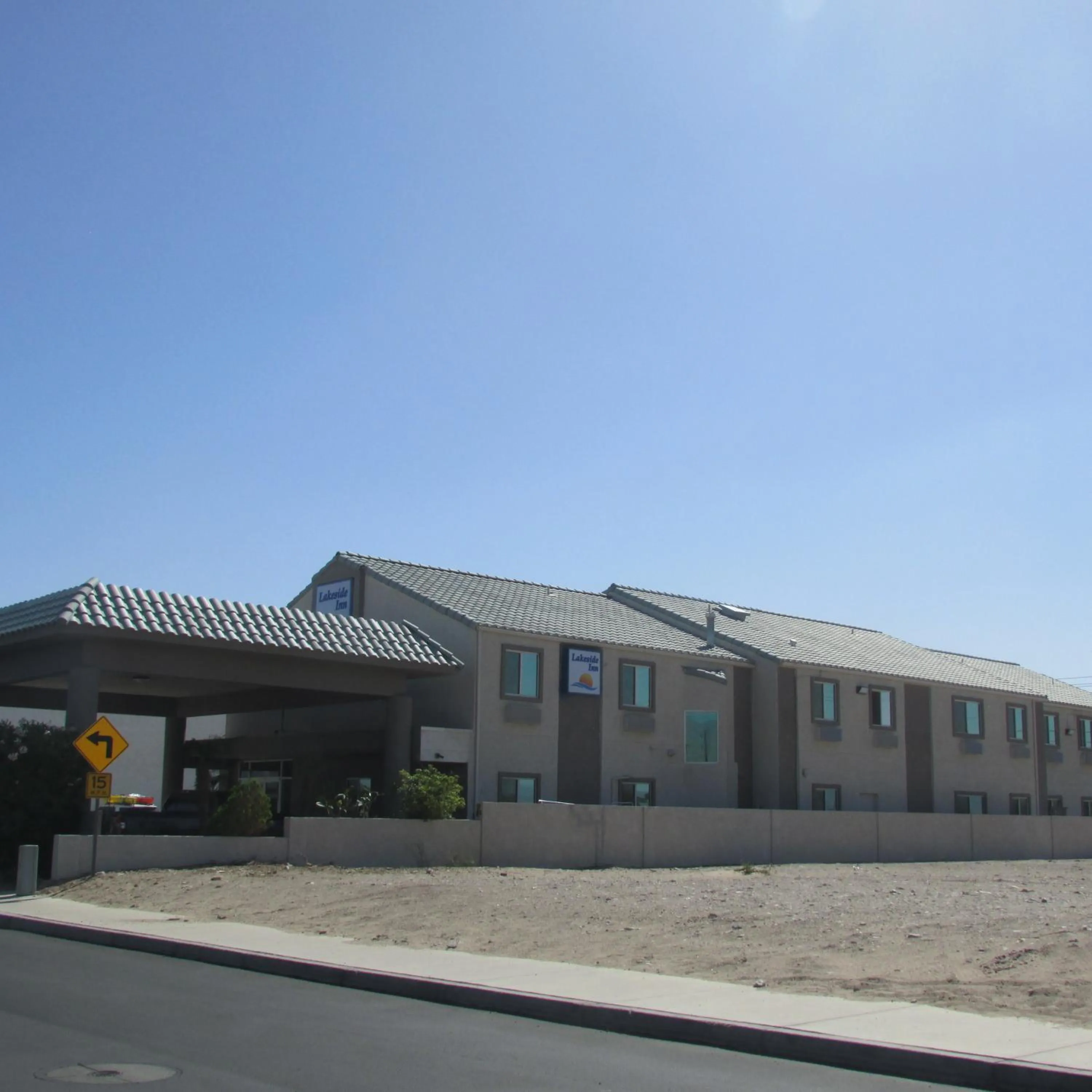 Property building in Lakeside Inn Lake Havasu City