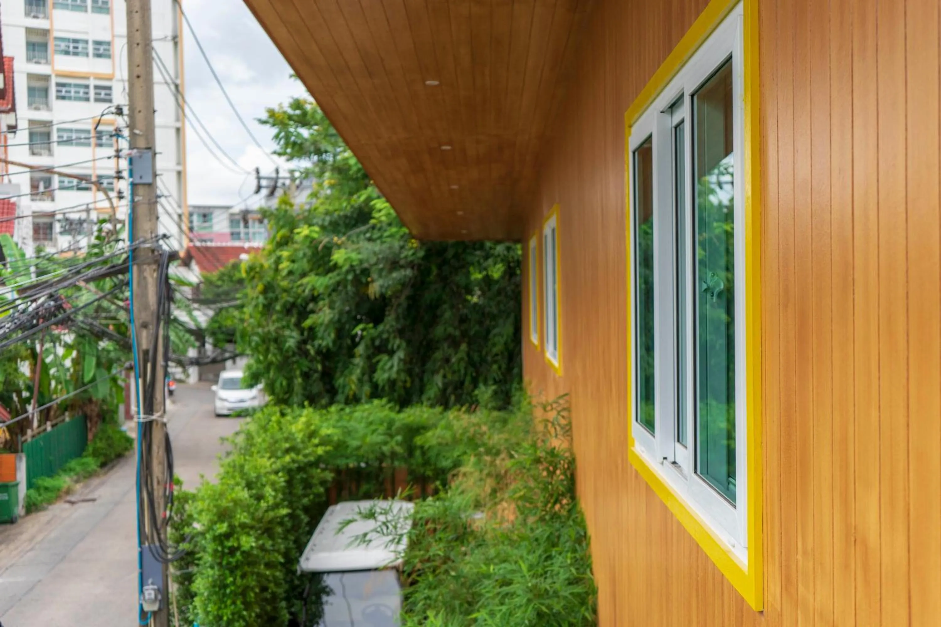 Area and facilities in Resort V - MRT Huai Khwang