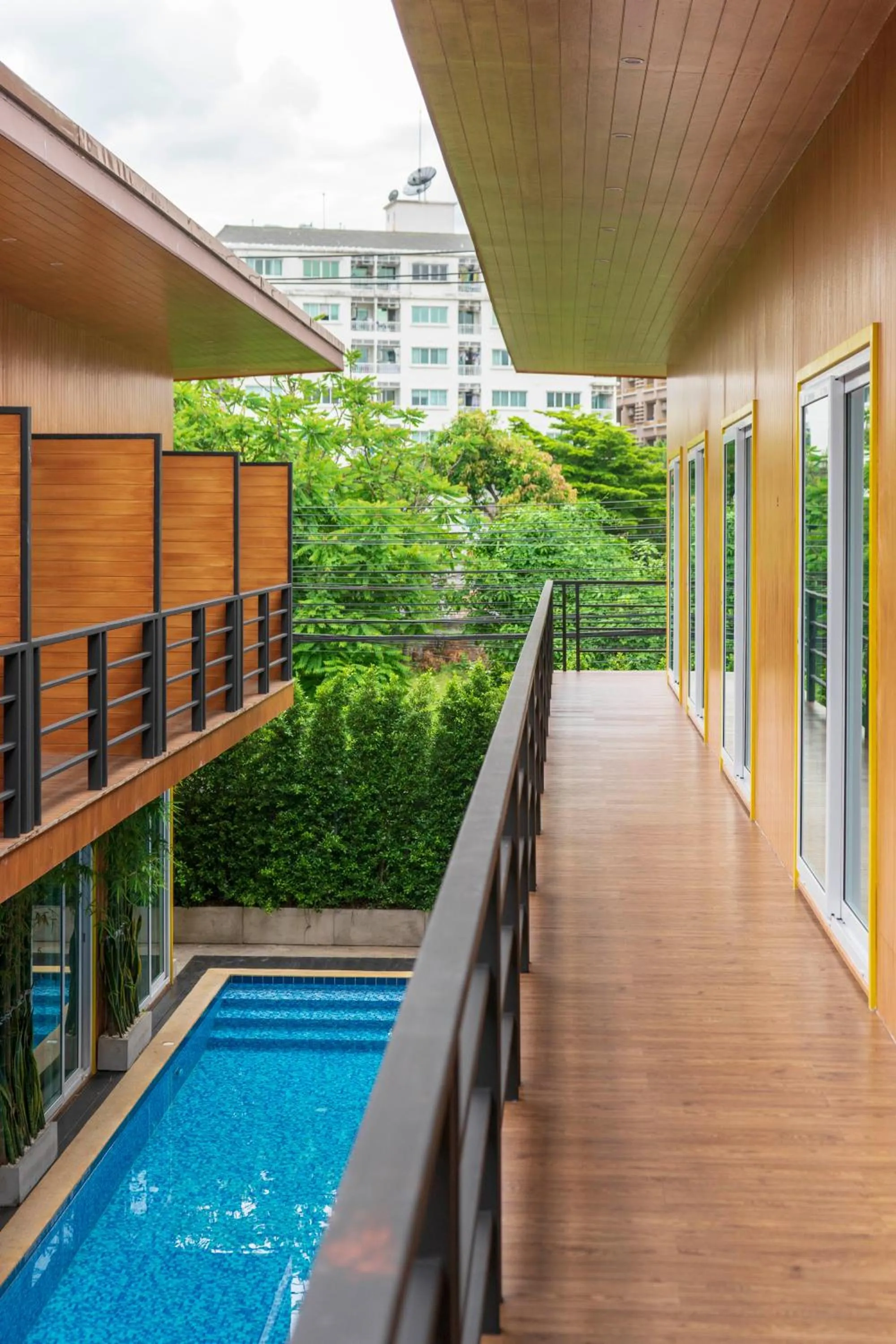 Balcony/Terrace in Resort V - MRT Huai Khwang