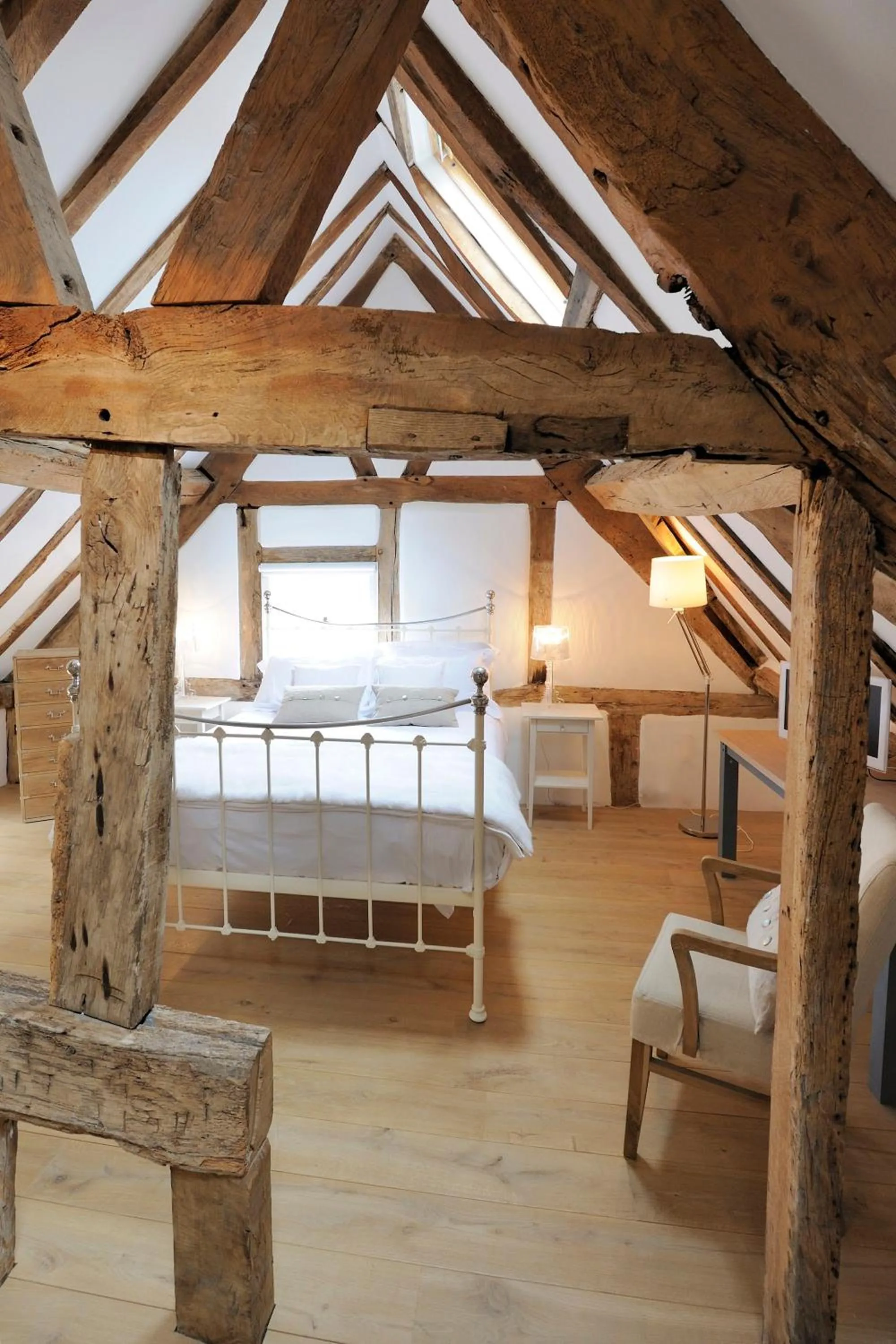 Photo of the whole room, Bed in Lion & Pheasant Hotel