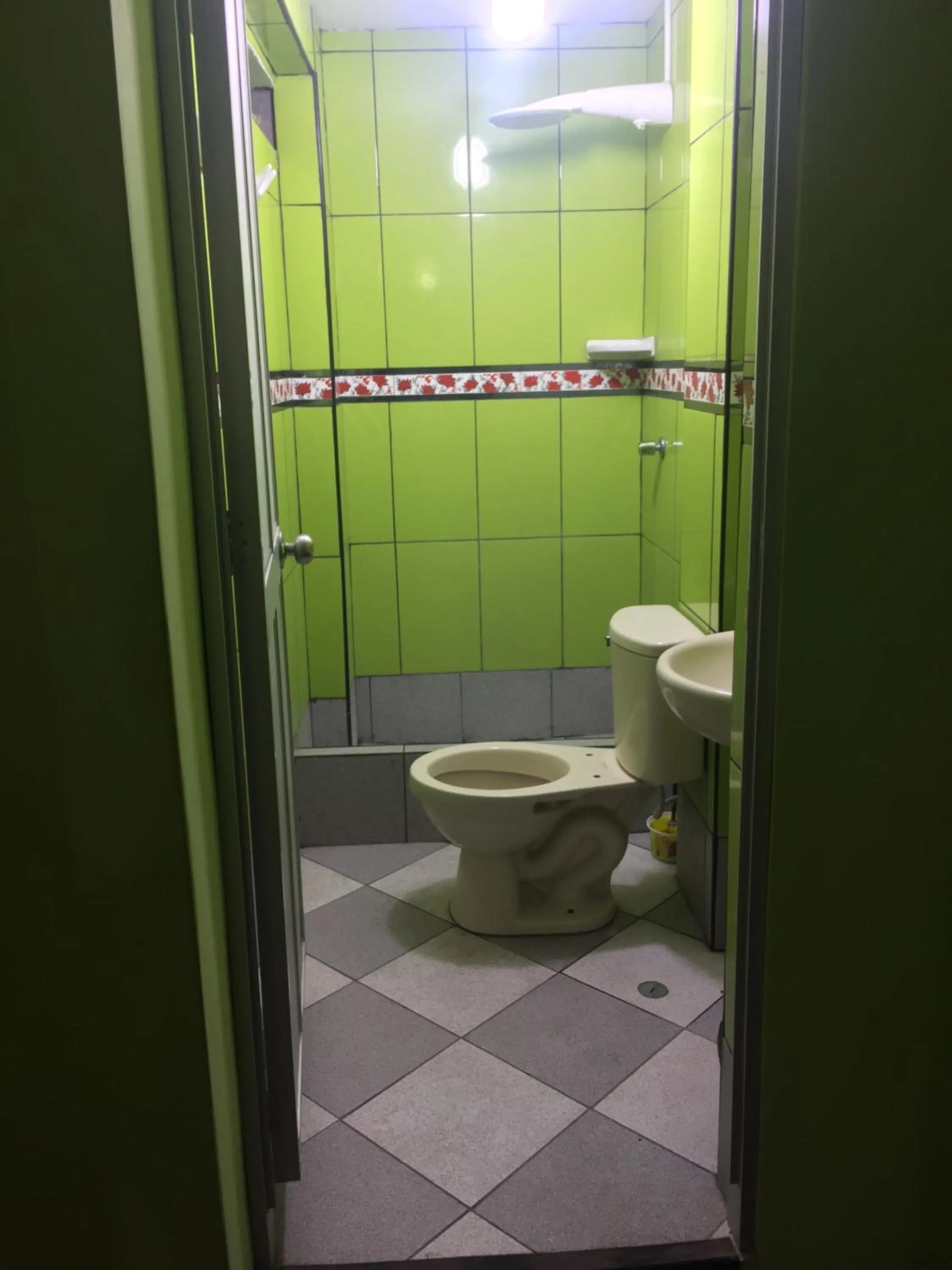 Shower in El Viajero Aeropuerto