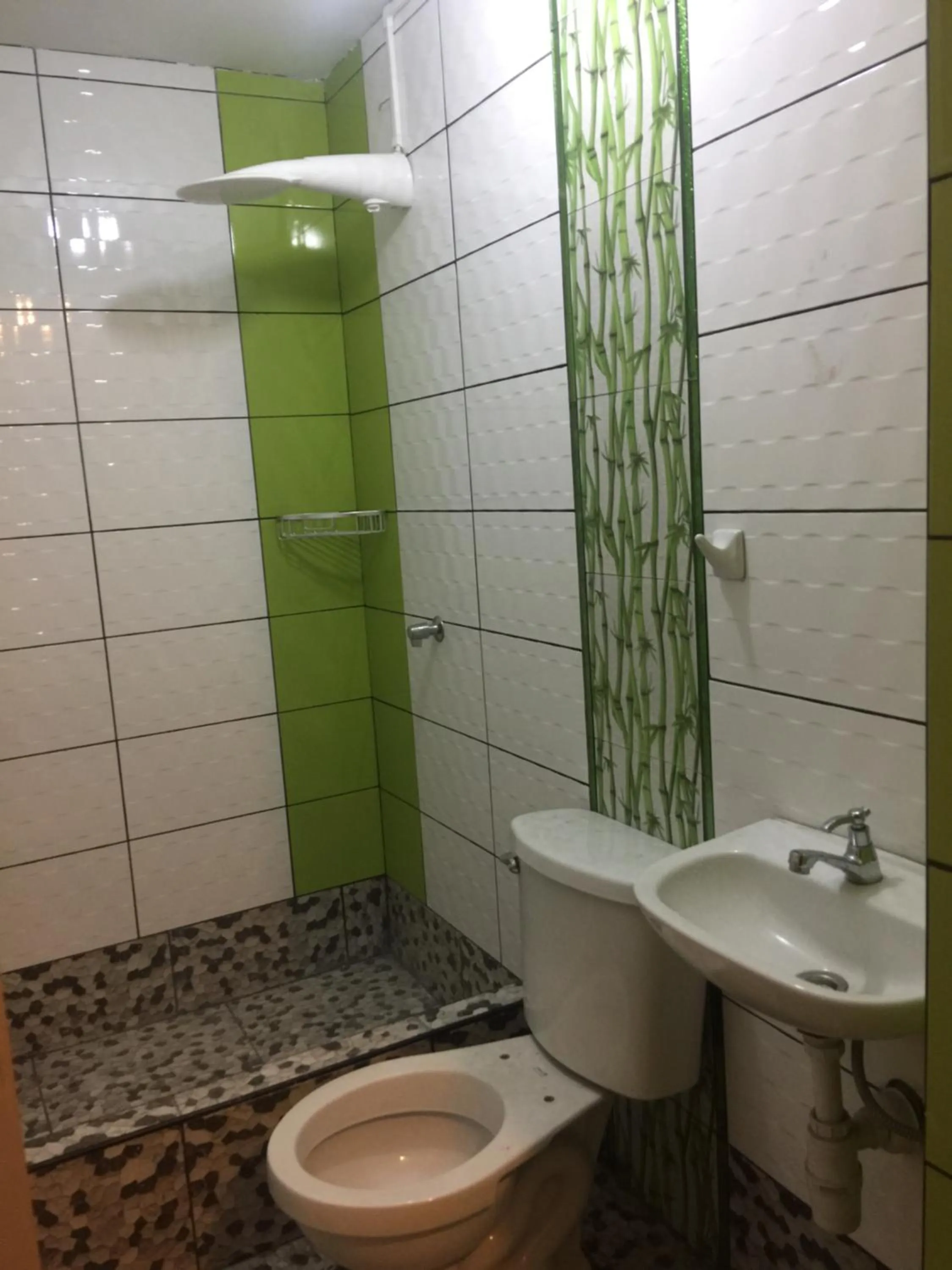 Shower in El Viajero Aeropuerto