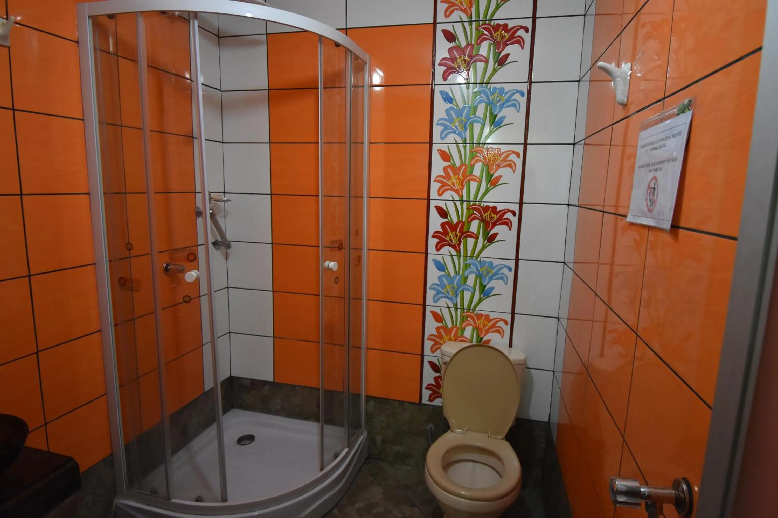 Shower in El Viajero Aeropuerto