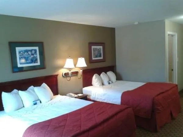 Photo of the whole room, Bed in Rest Inn Fort Smith