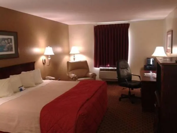 Photo of the whole room, Bed in Rest Inn Fort Smith