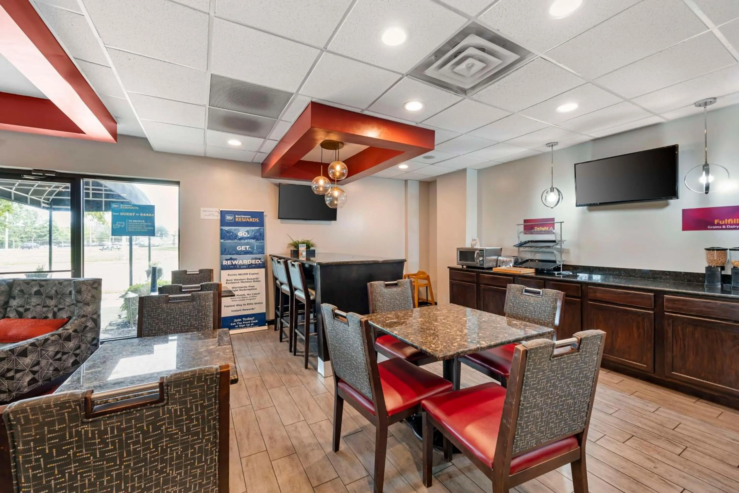 Breakfast in Best Western Plus Gen X Inn