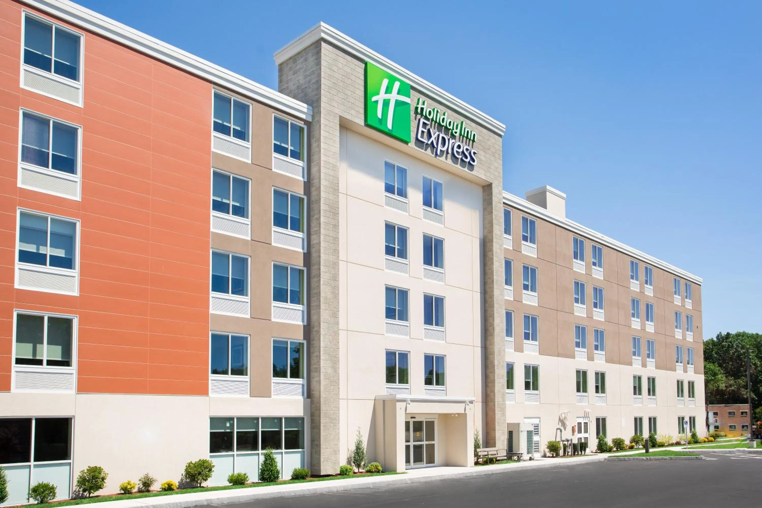 Property building in Holiday Inn Express Chelmsford by IHG