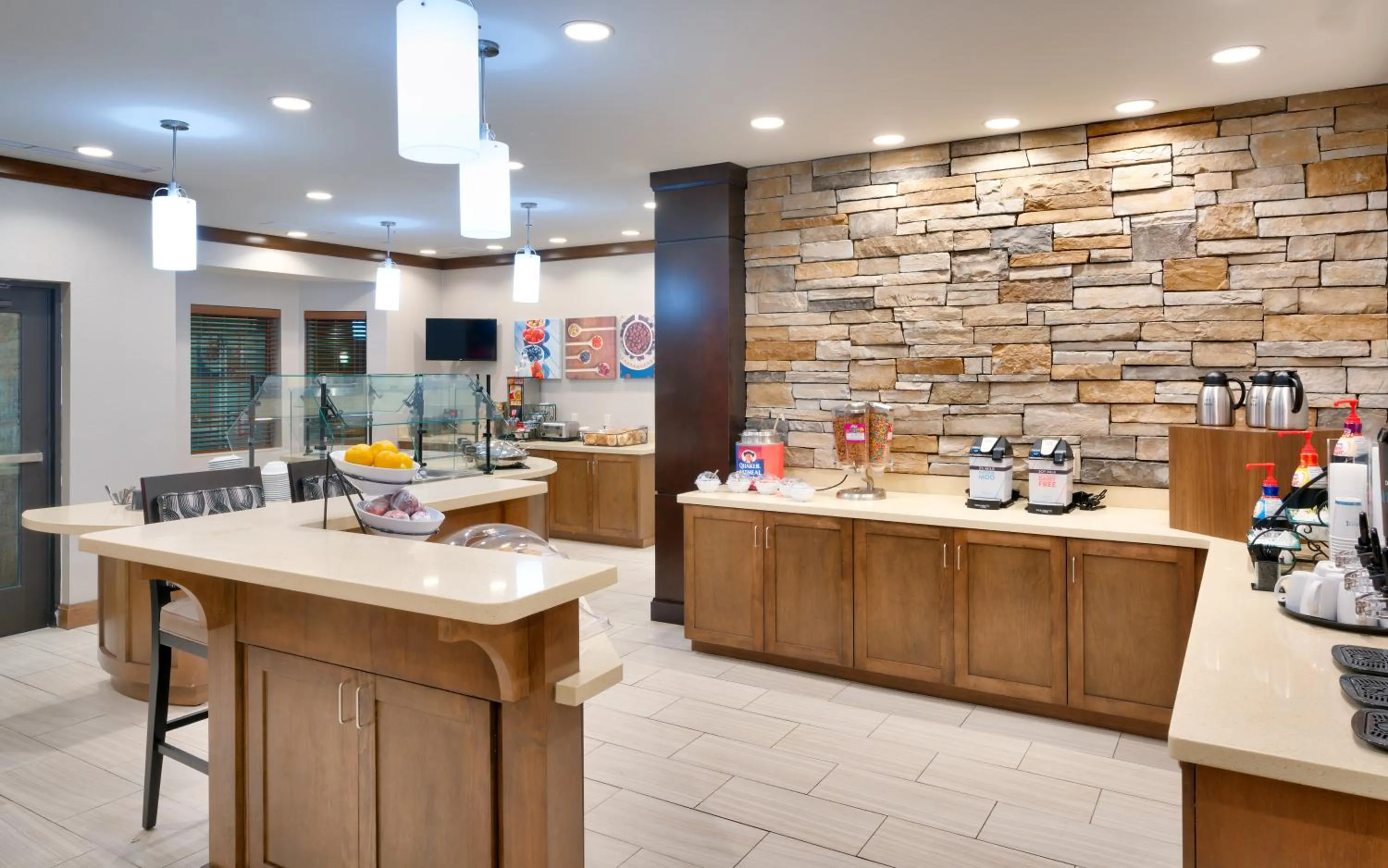 Breakfast in Staybridge Suites - Gainesville I-75 by IHG