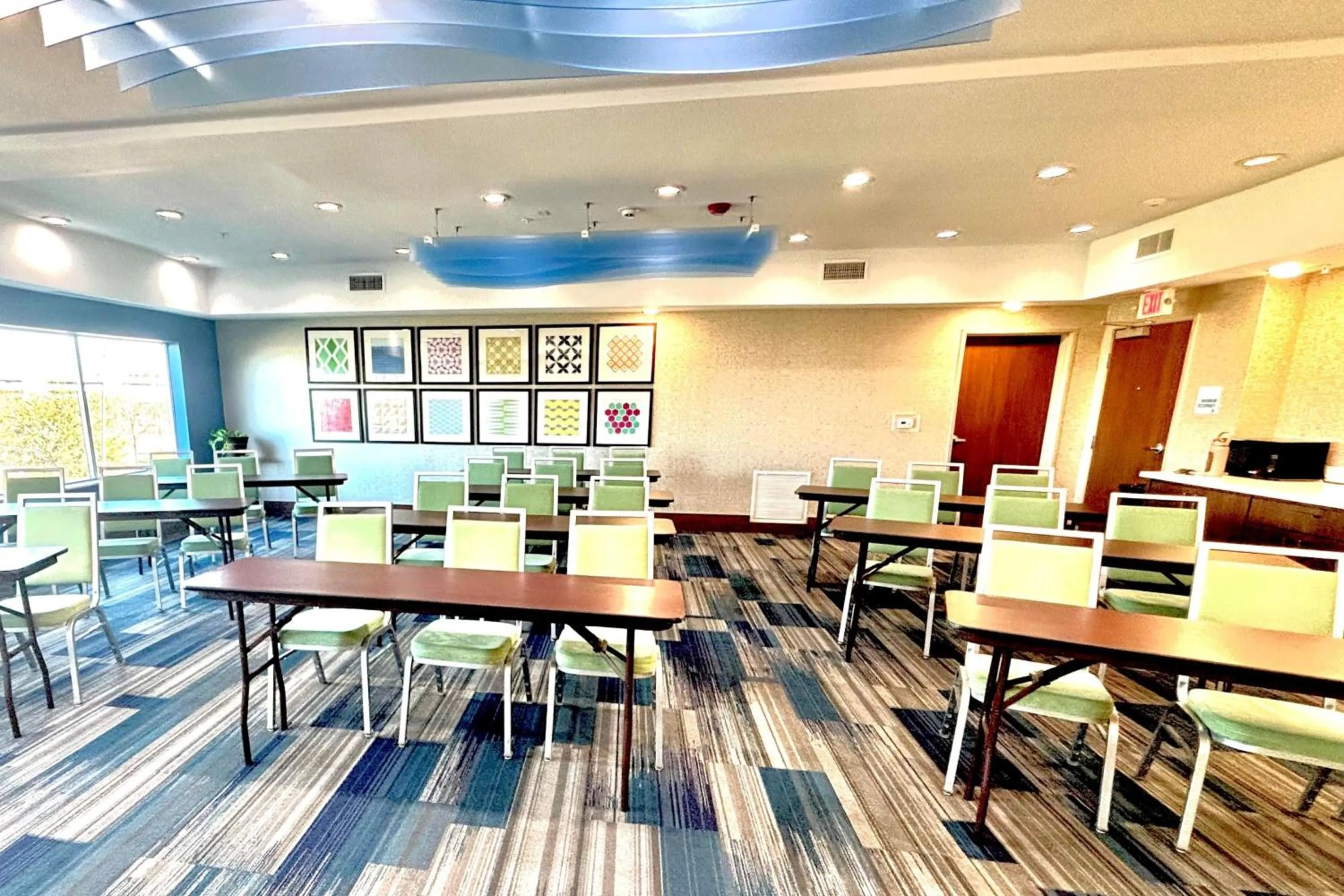 Meeting/conference room in Holiday Inn Express & Suites - Houston Westchase - Westheimer by IHG