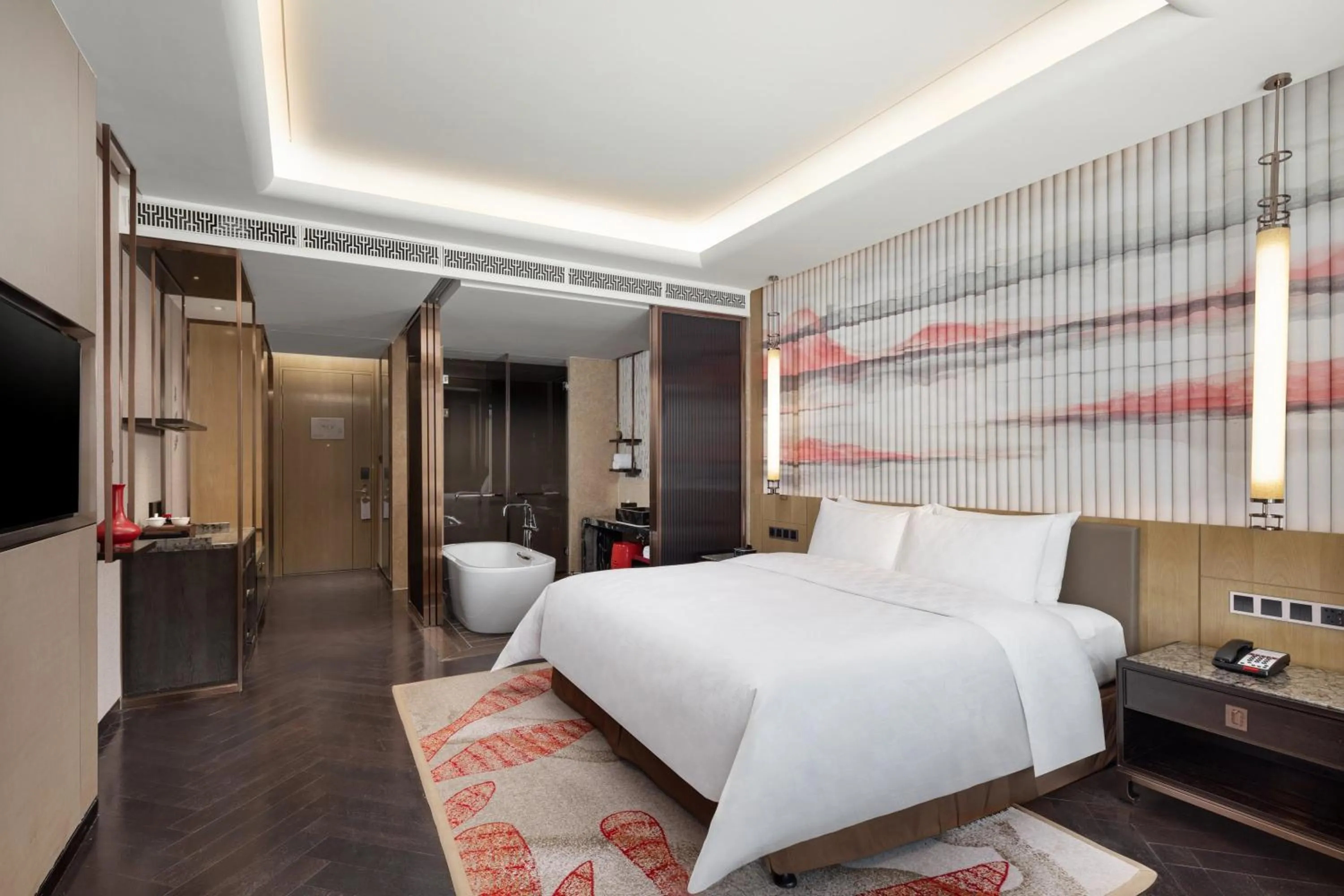 Photo of the whole room, Bed in HUALUXE Wuhu