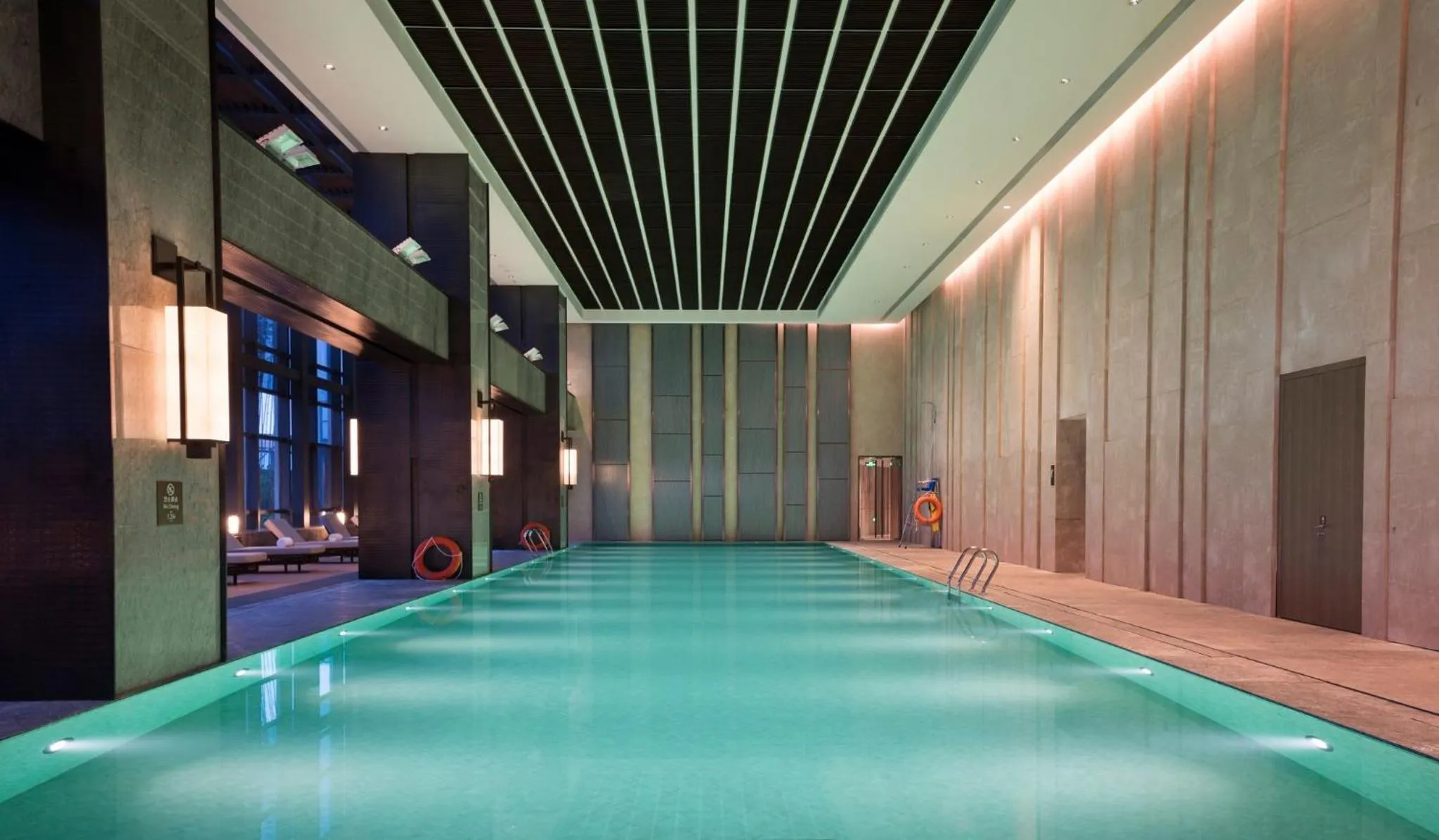 Swimming pool in HUALUXE Wuhu