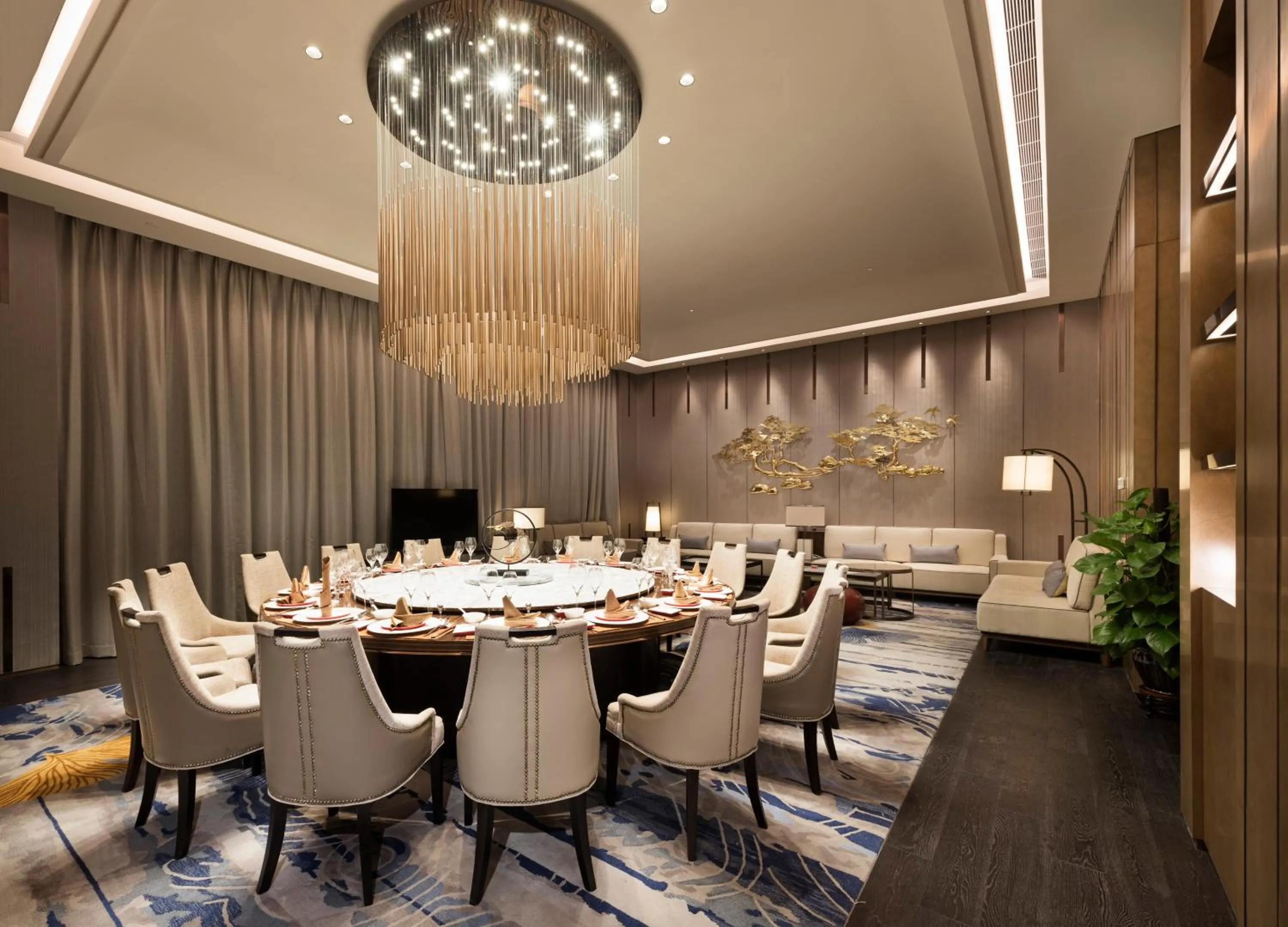 Restaurant/places to eat in HUALUXE Wuhu