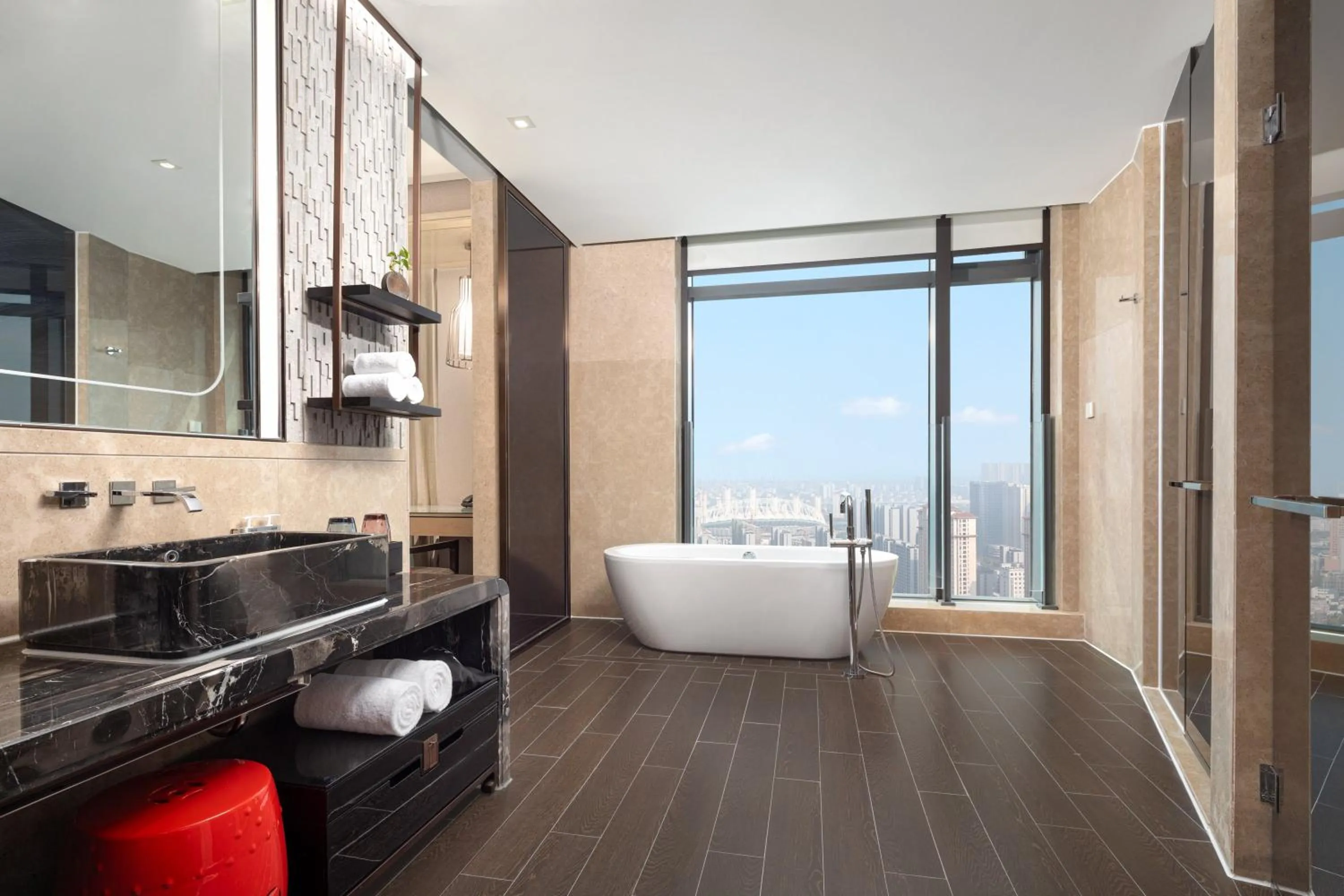 Photo of the whole room in HUALUXE Wuhu