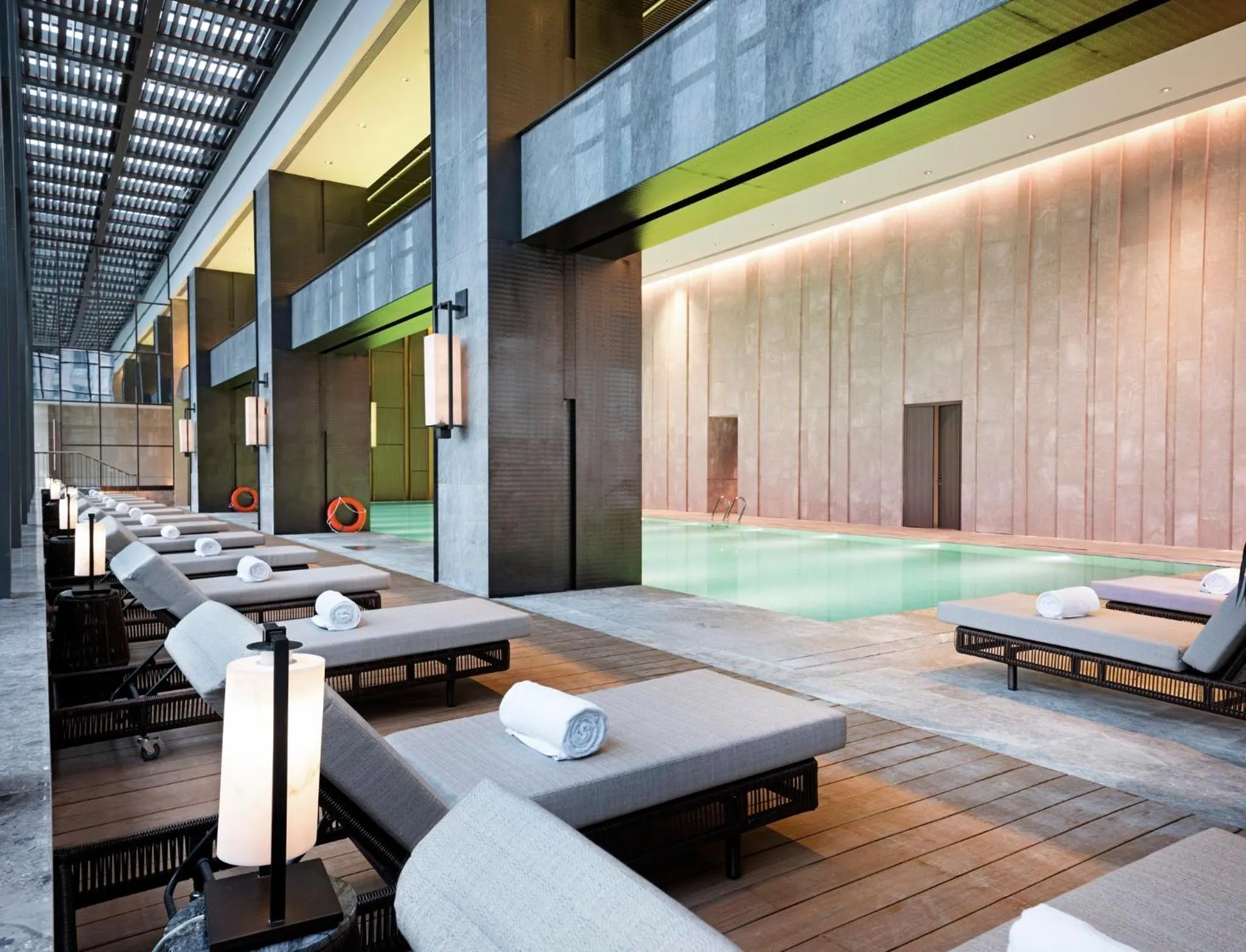 Swimming pool in HUALUXE Wuhu