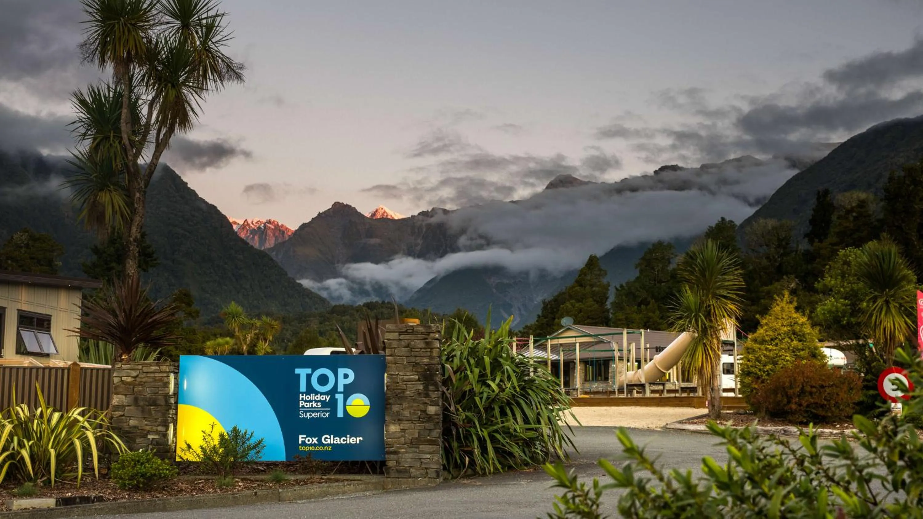 Property building in Fox Glacier TOP 10 Holiday Park & Motels