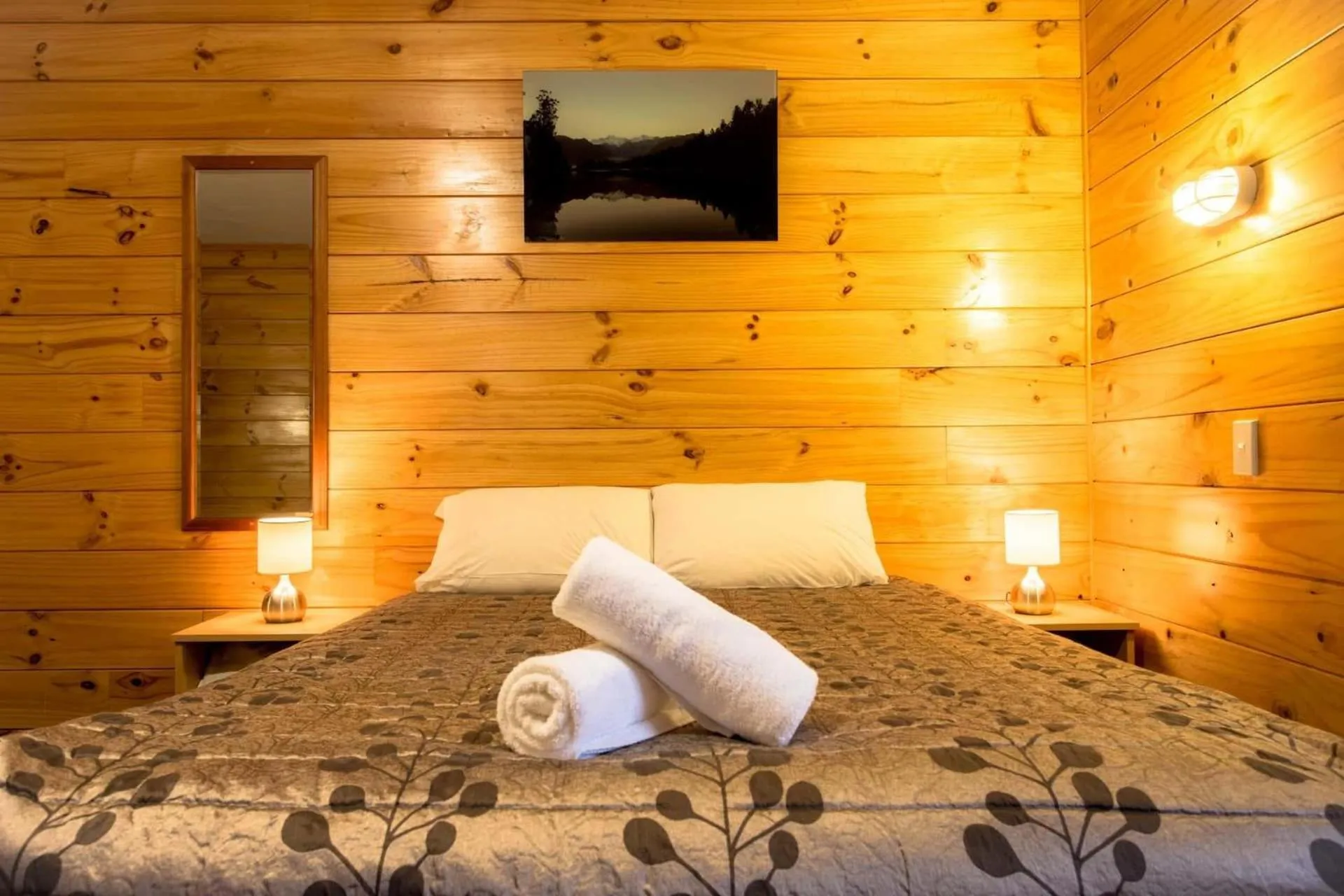 Bed in Fox Glacier TOP 10 Holiday Park & Motels