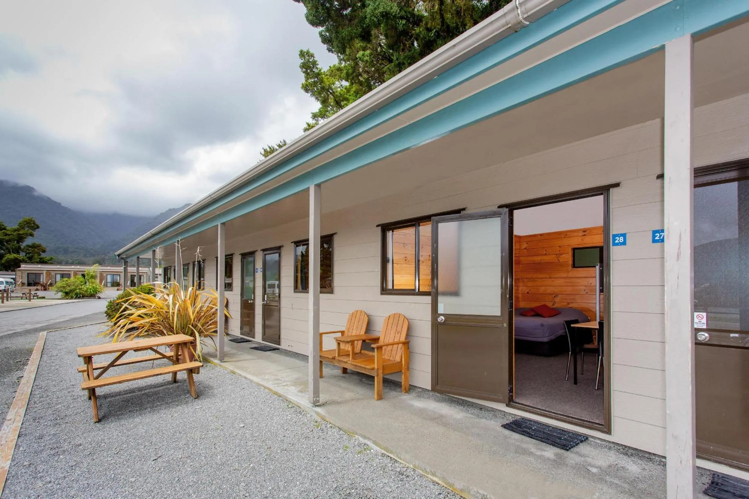 Patio in Fox Glacier TOP 10 Holiday Park & Motels