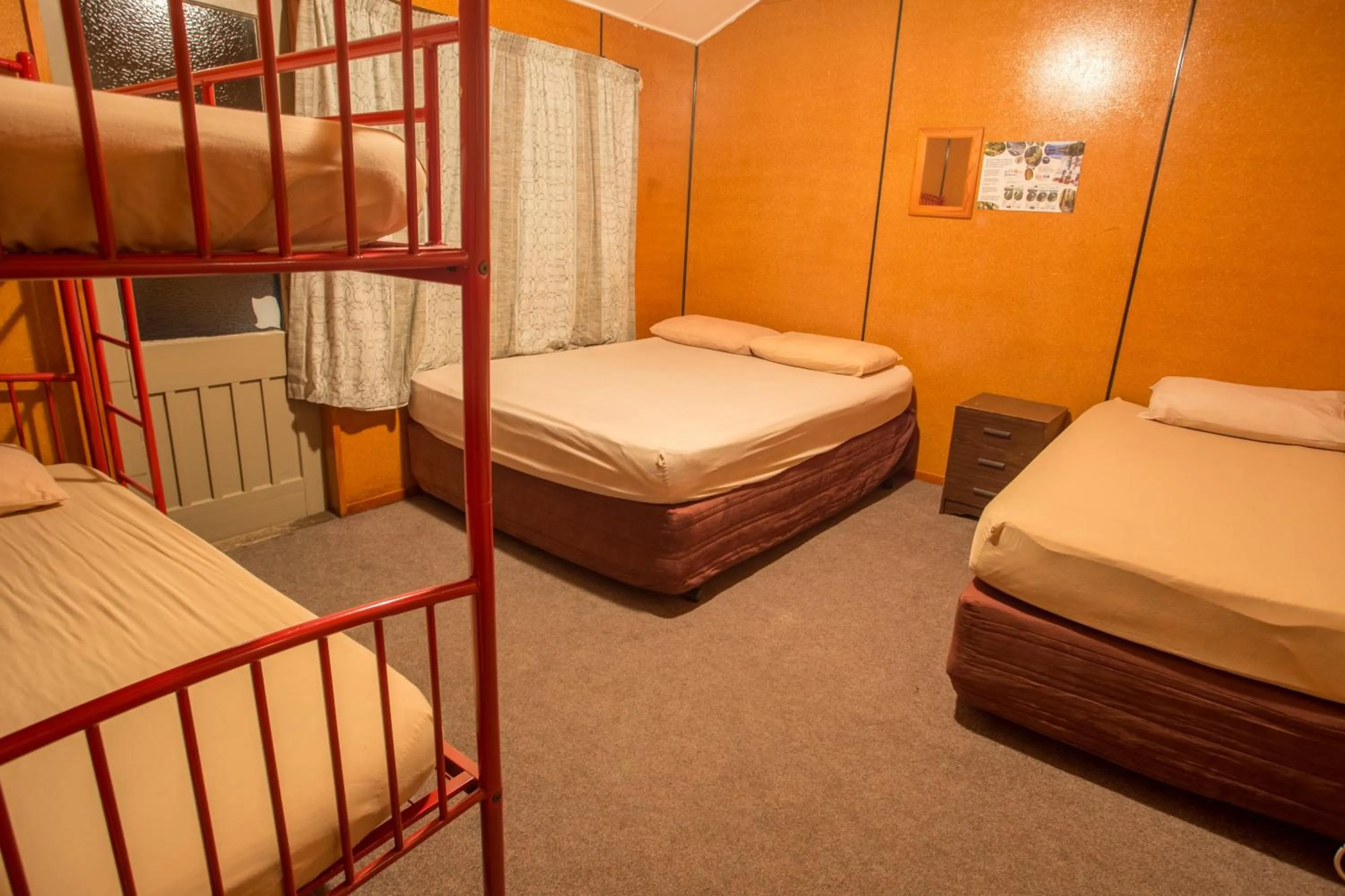 Bed in Fox Glacier TOP 10 Holiday Park & Motels