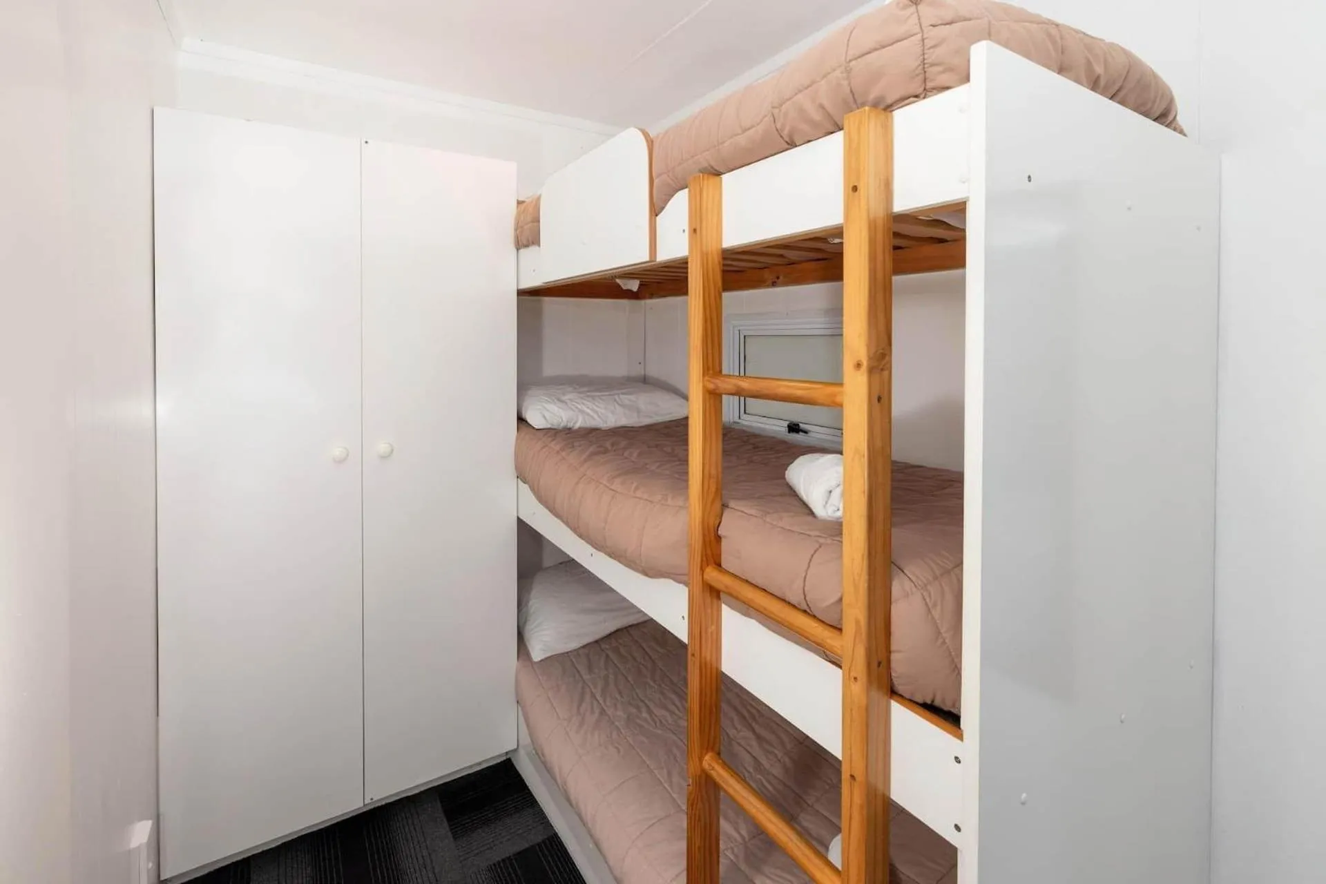 Bed in Fox Glacier TOP 10 Holiday Park & Motels