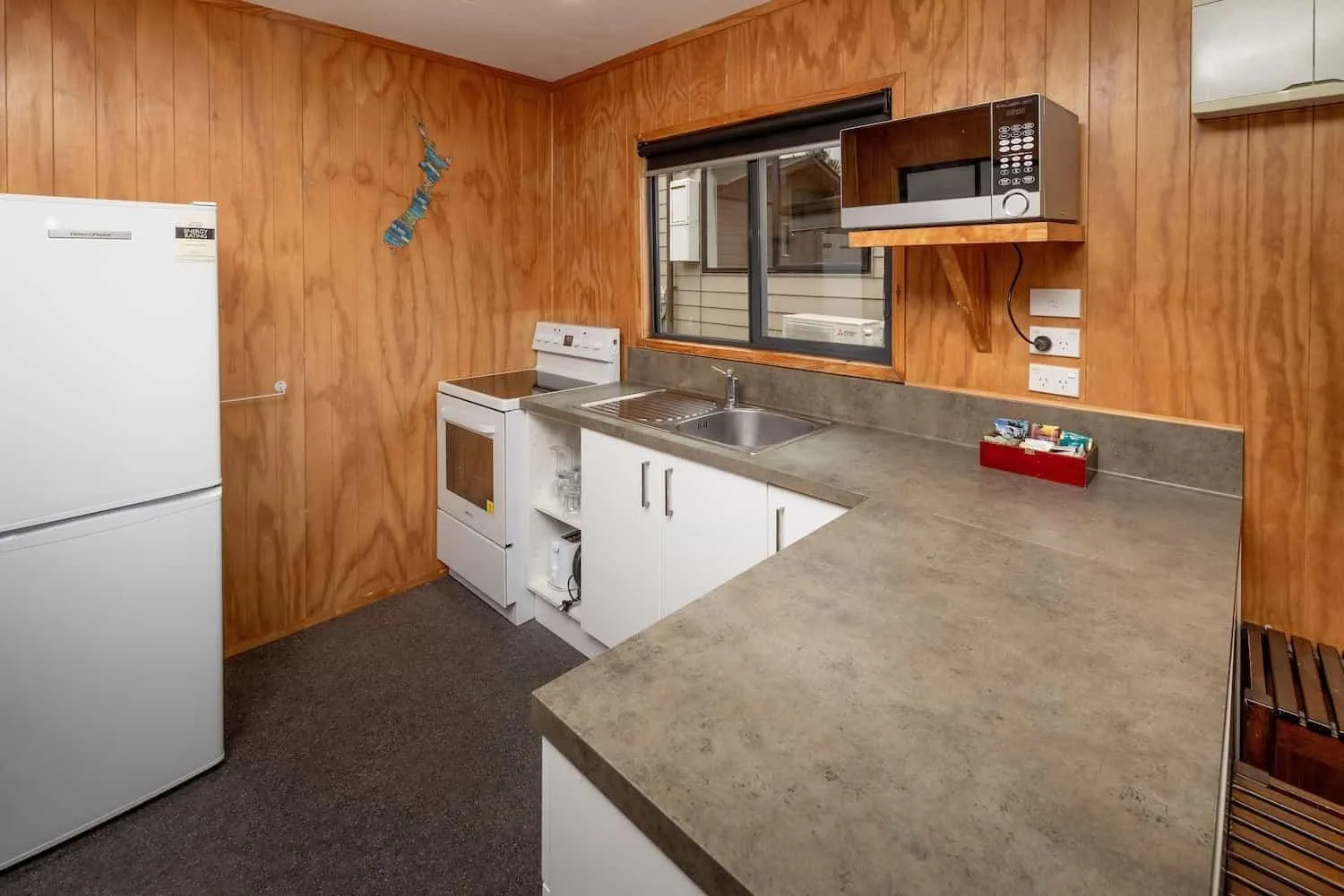 Kitchen or kitchenette in Fox Glacier TOP 10 Holiday Park & Motels