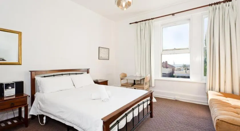 Day, Bed in Portland Holiday Village