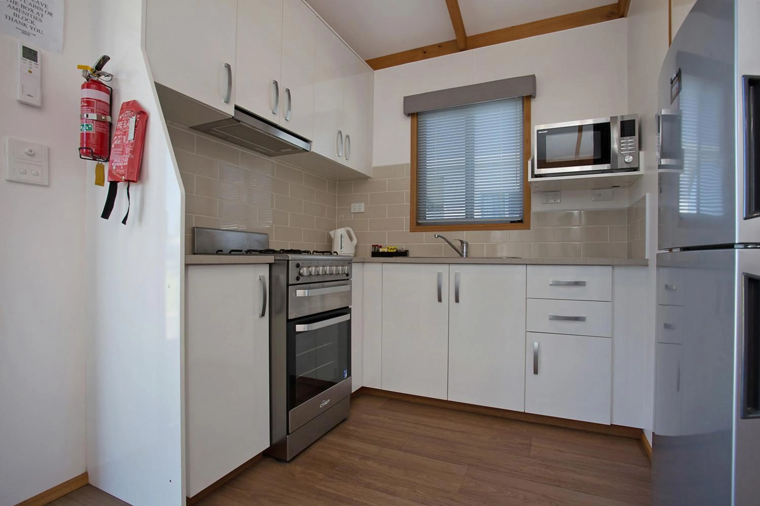 Kitchen or kitchenette in Portland Holiday Village