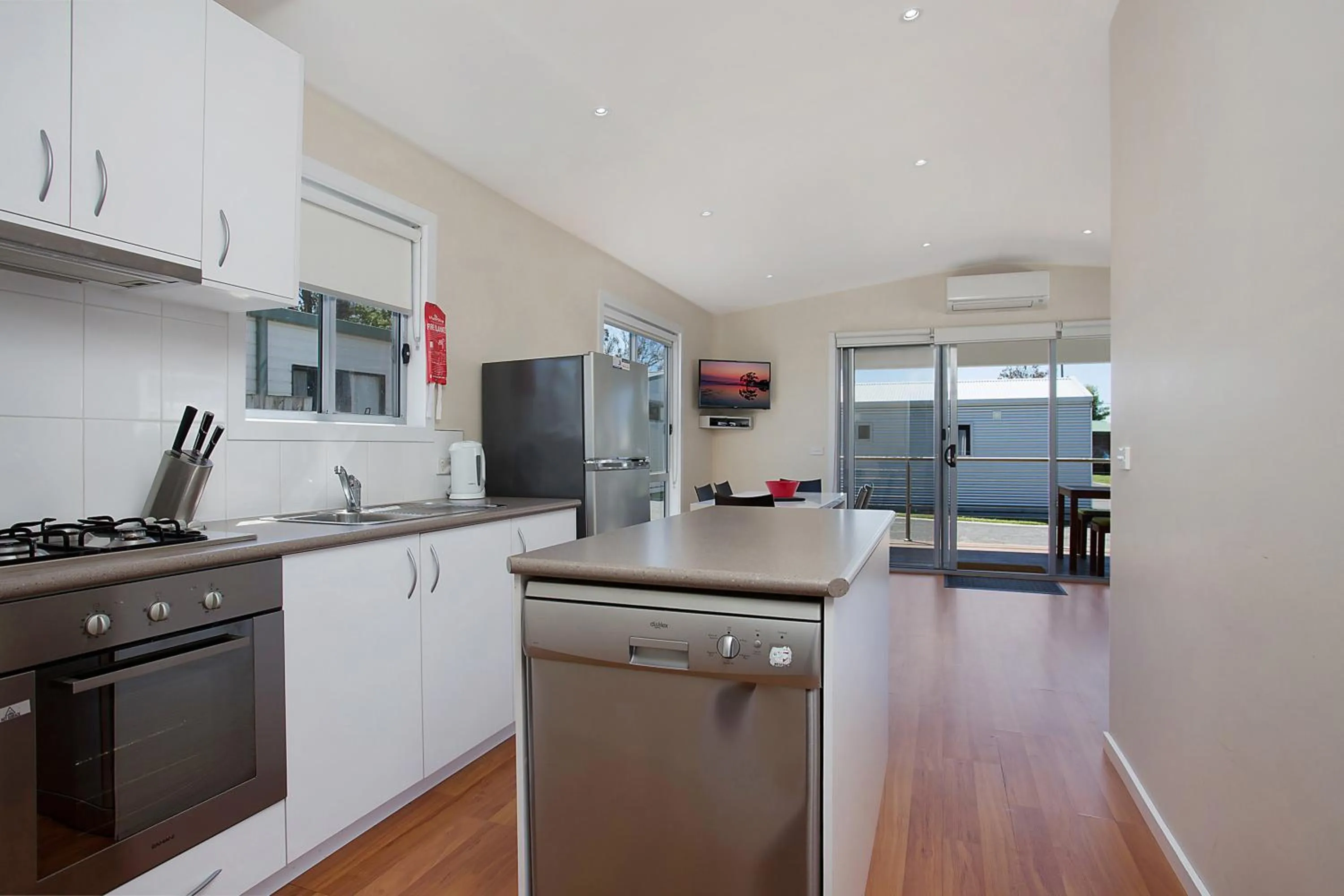 Coffee/tea facilities in Portland Holiday Village