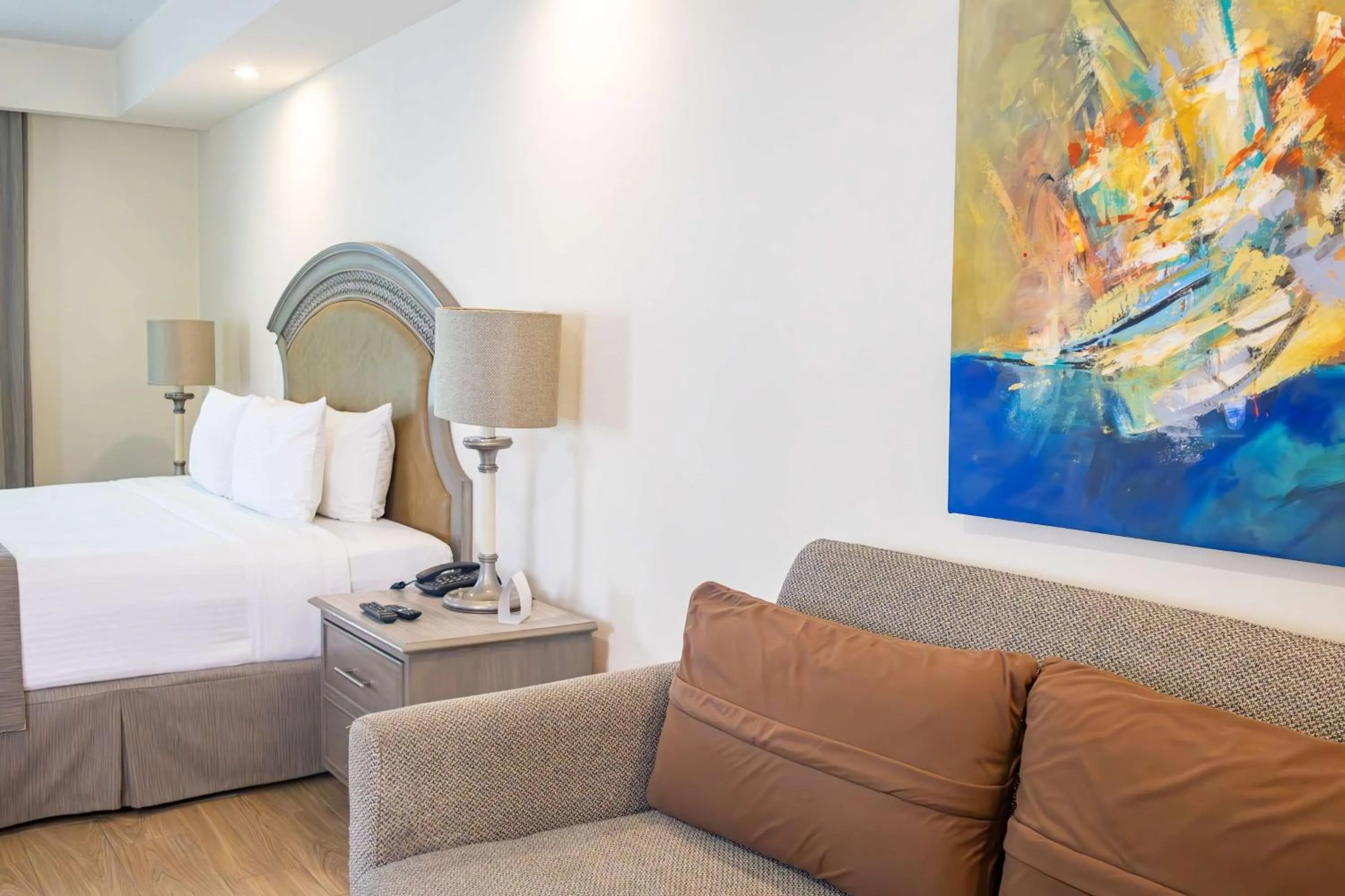 Photo of the whole room, Bed in Best Western PLUS Monterrey Colón