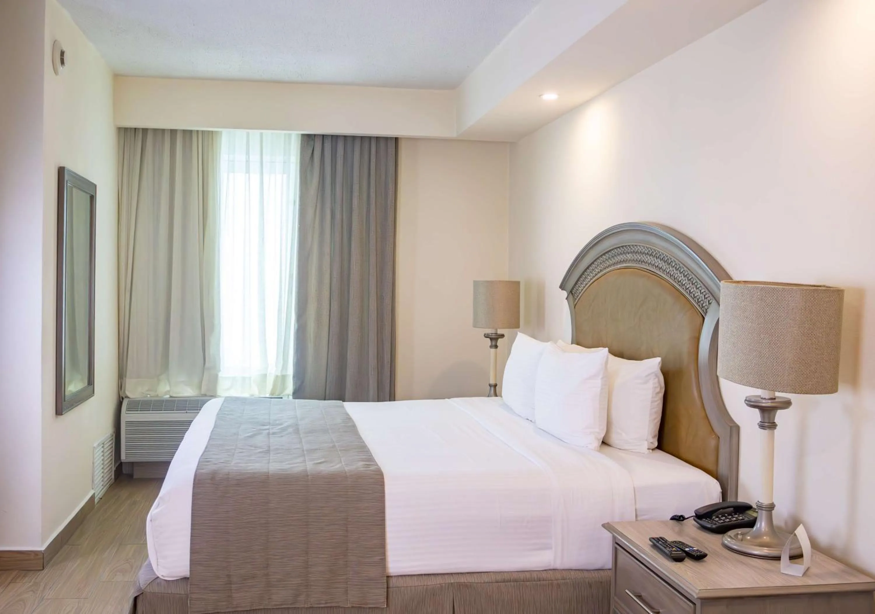 Photo of the whole room, Bed in Best Western PLUS Monterrey Colón