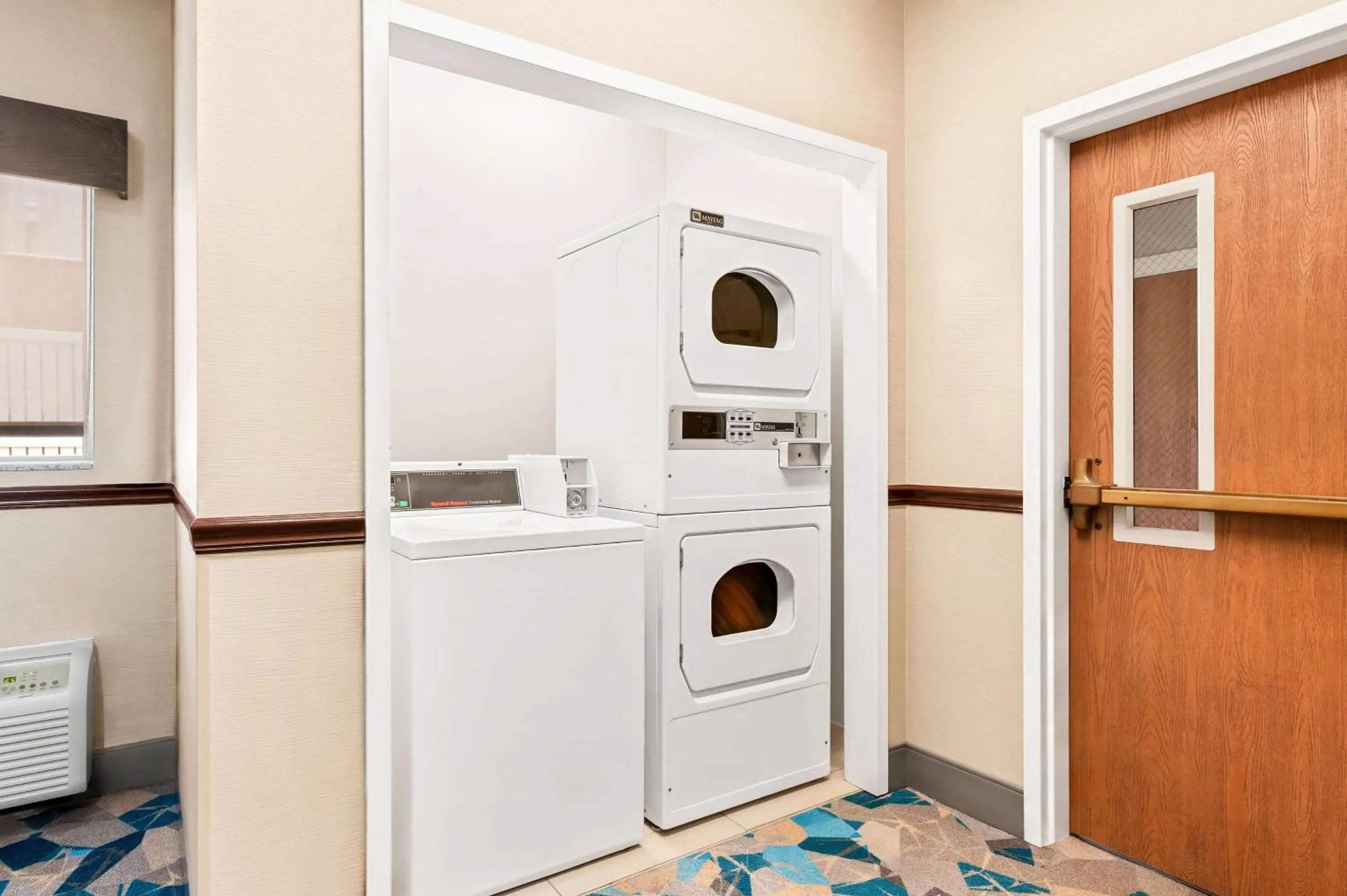 Property building in Best Western Slidell Hotel