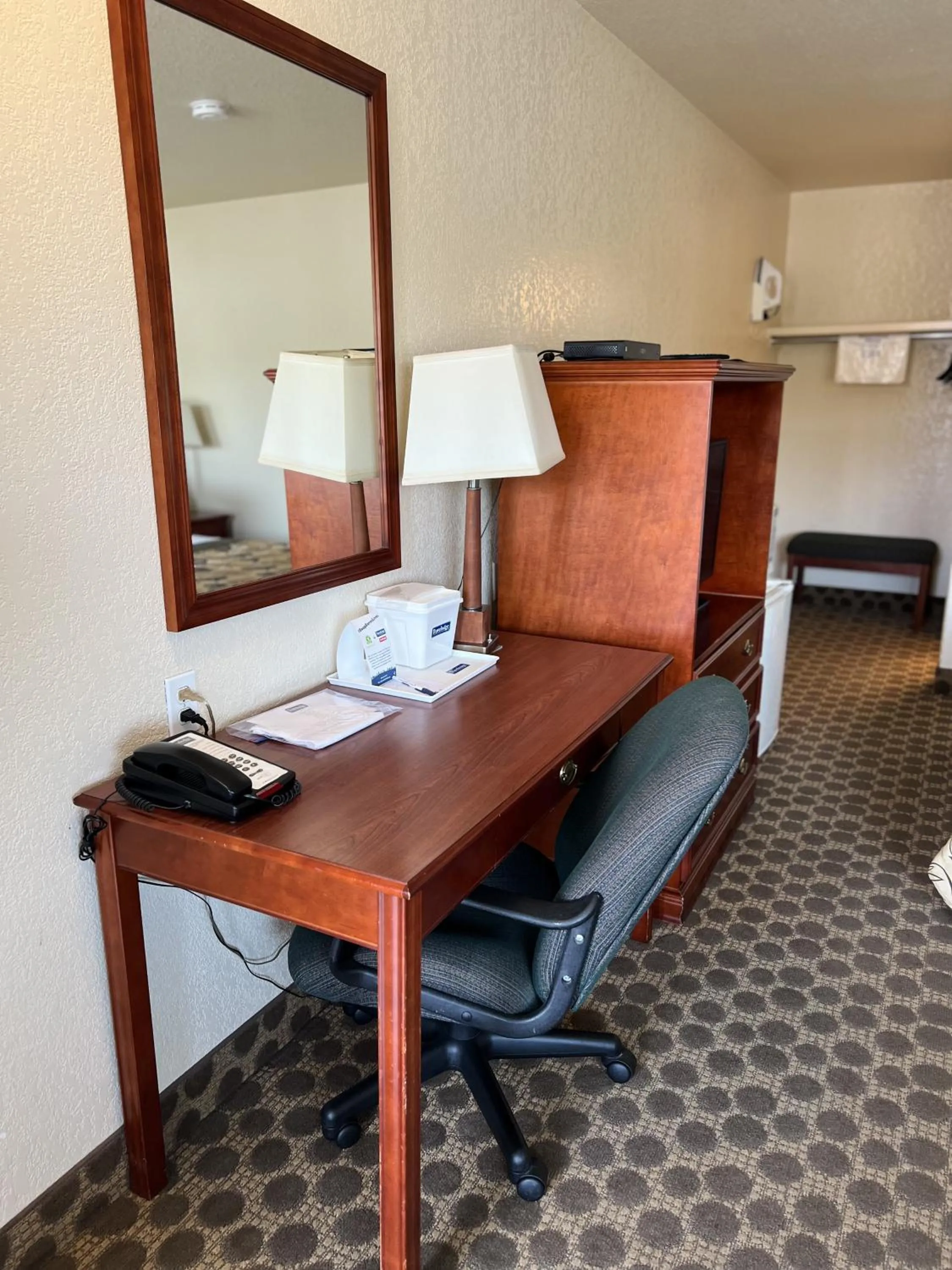 Bed in Travelodge by Wyndham Drumheller AB