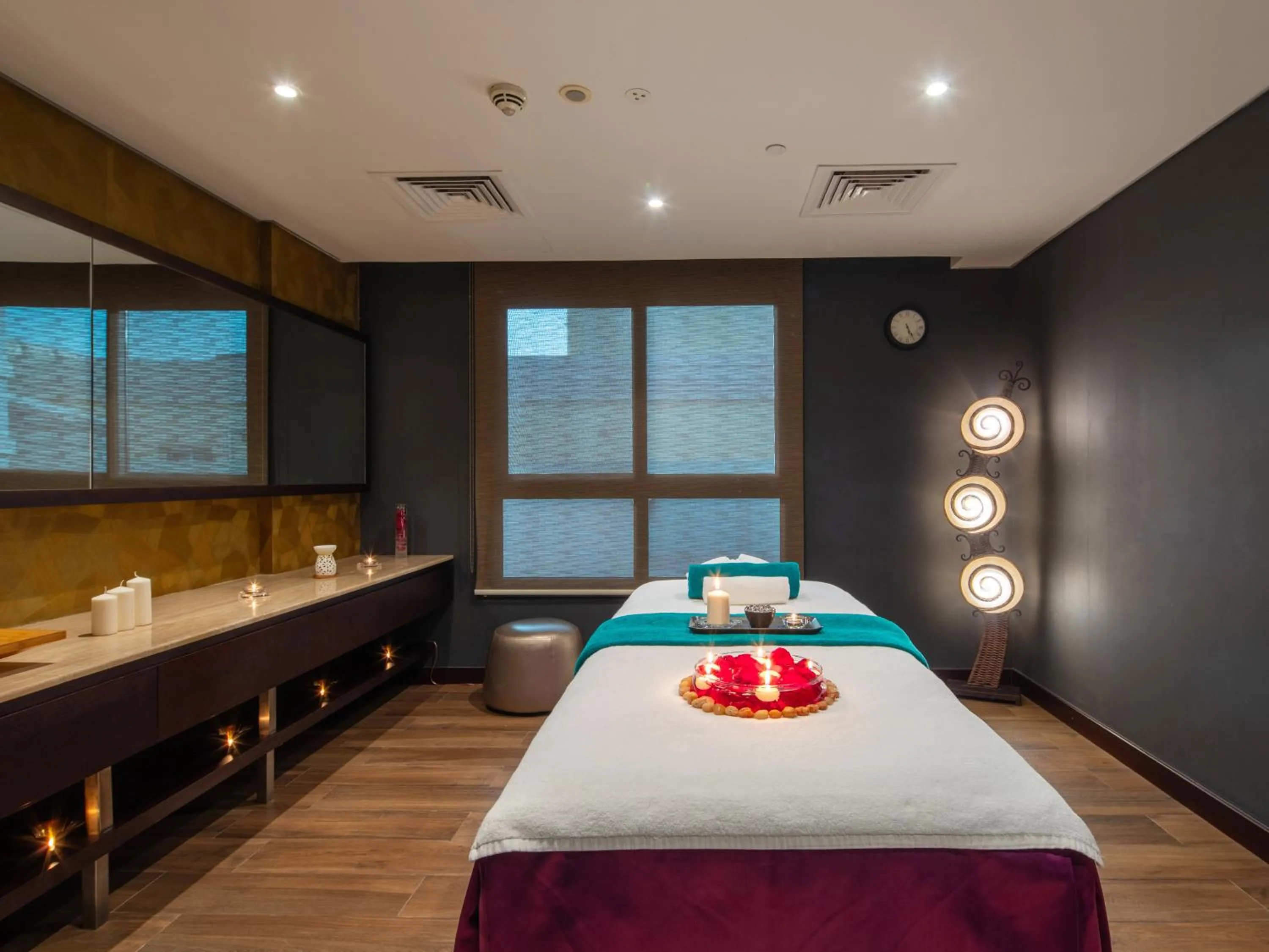 Sauna, Bed in Flora Inn Hotel Dubai Airport