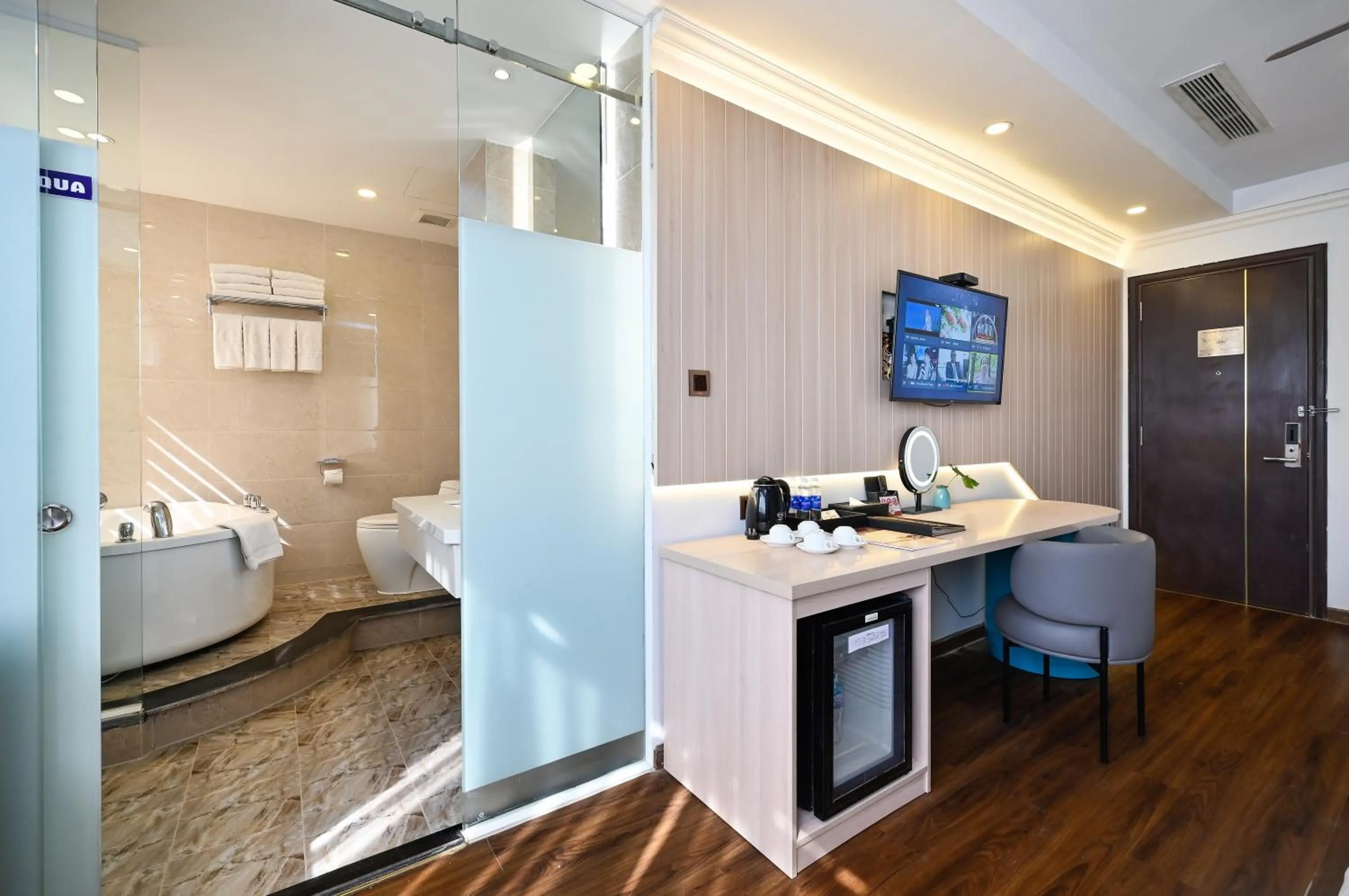 Bathroom, Bed in Cicilia Saigon Center