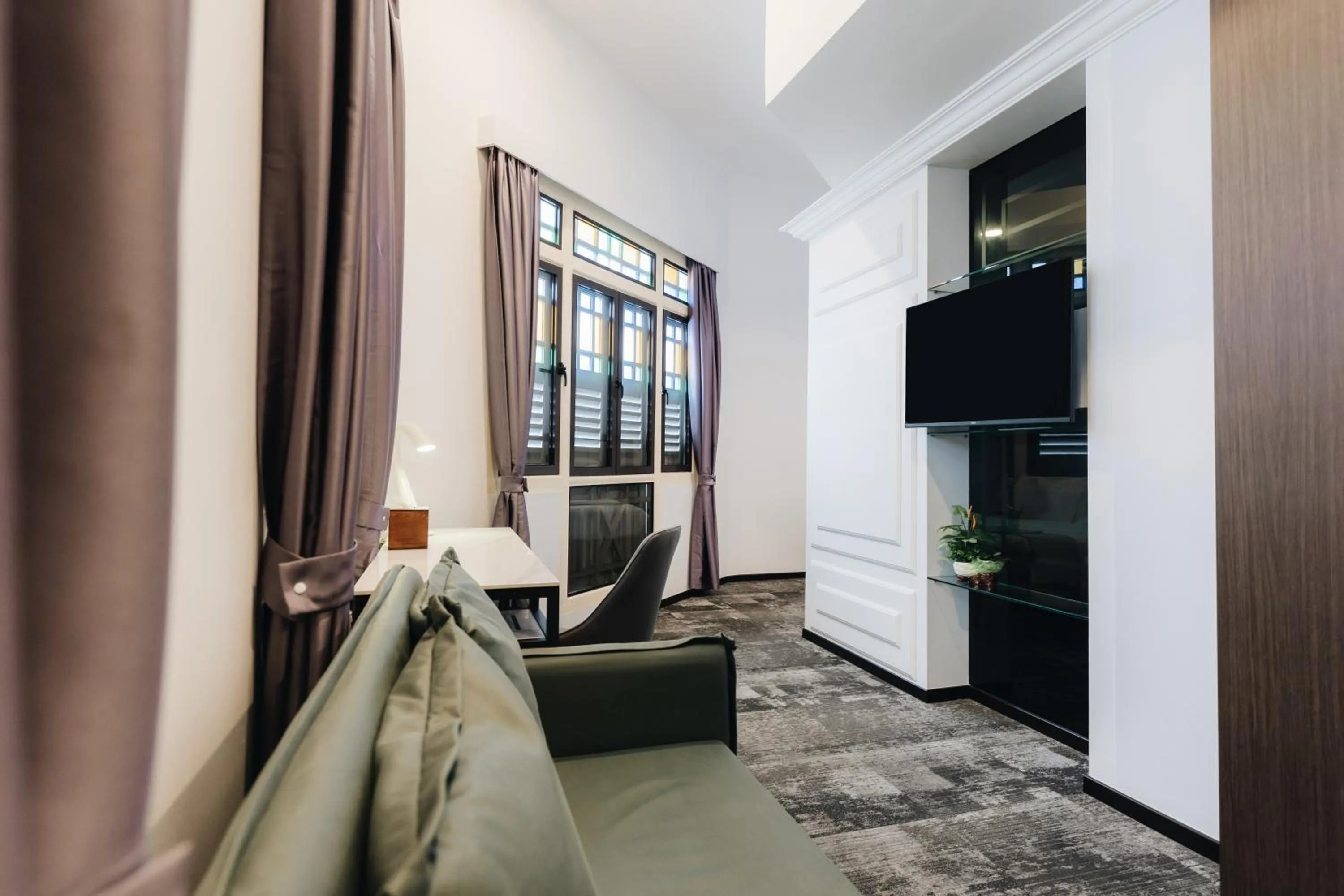 TV and multimedia in Santa Grand Hotel East Coast a NuVe Group Collection