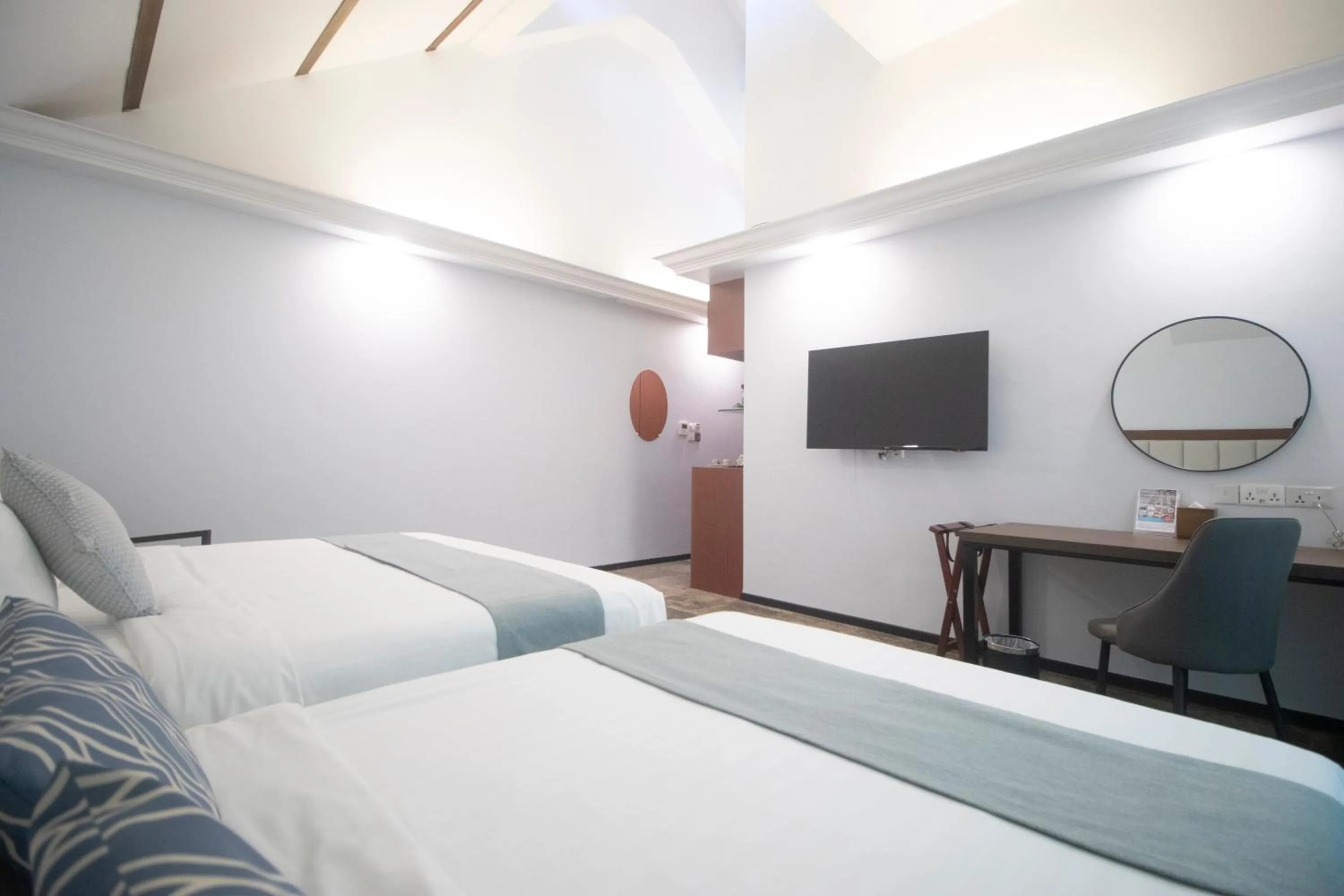 TV and multimedia, Bed in Santa Grand Hotel East Coast a NuVe Group Collection