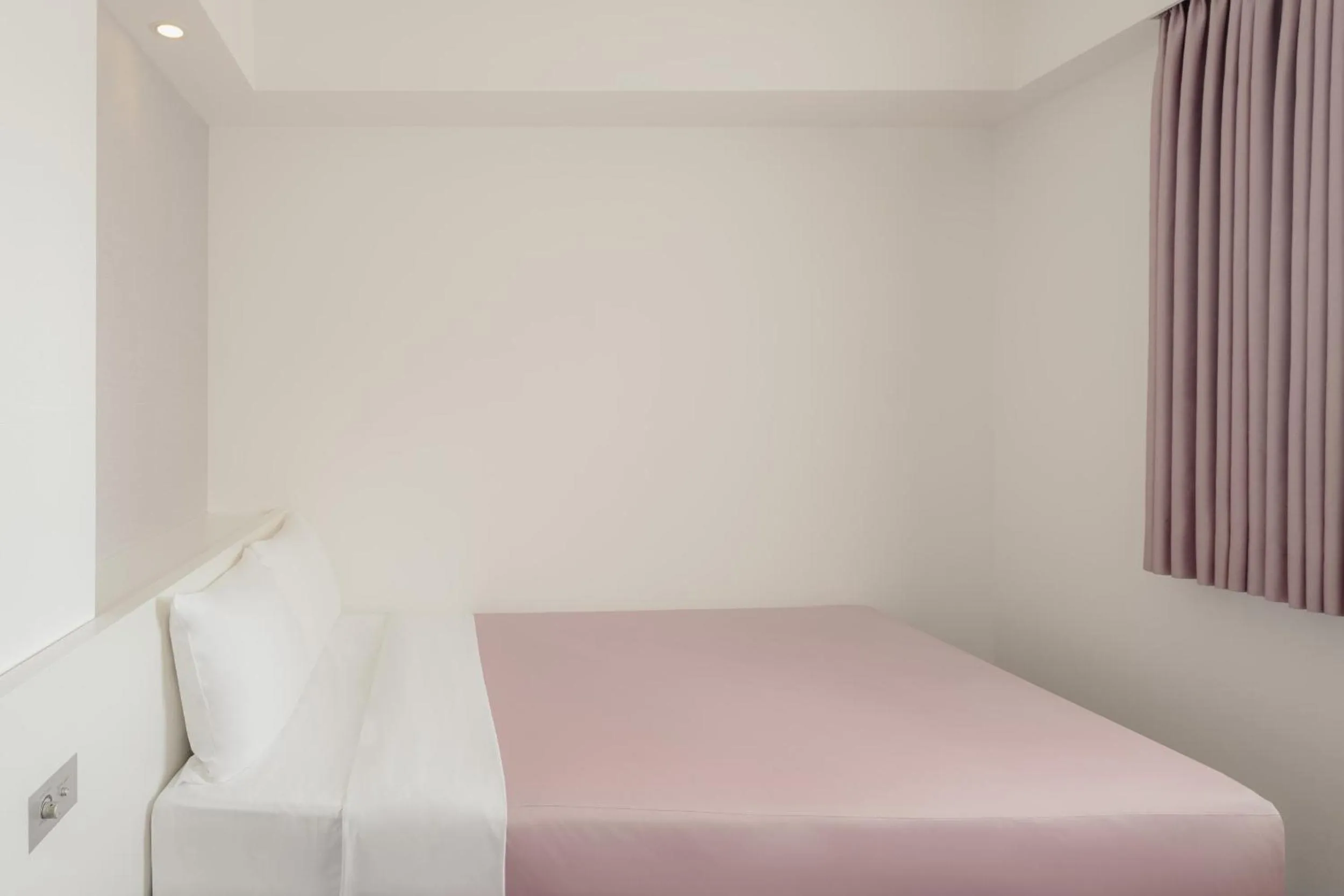Bed in Nesthotel Alt Meguro Ekimae