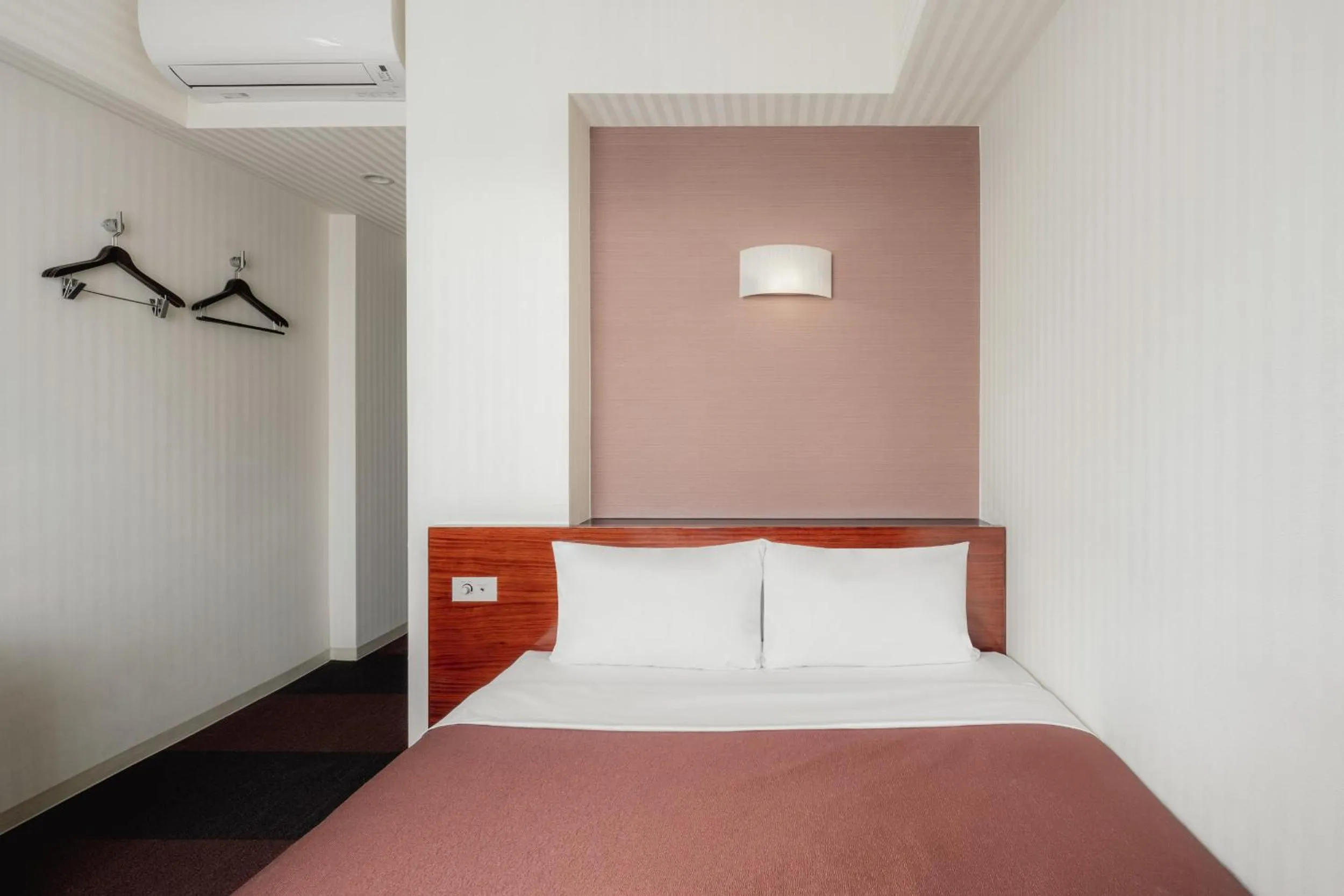 Bed in Nesthotel Alt Meguro Ekimae
