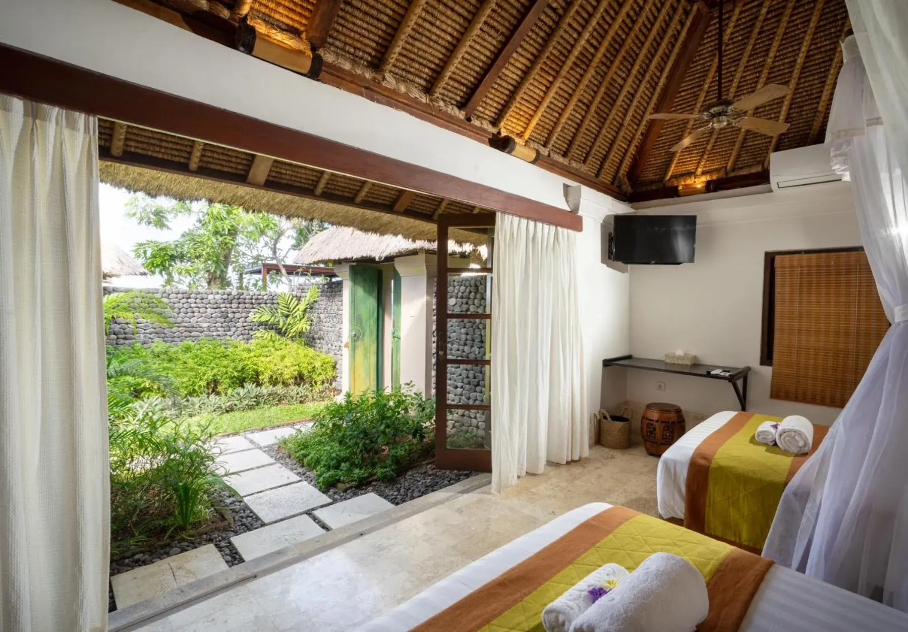 Twin Villa with Courtyard View in Mimpi Resort Tulamben Twin Villa with Courtyard View in Mimpi Resort Tulamben