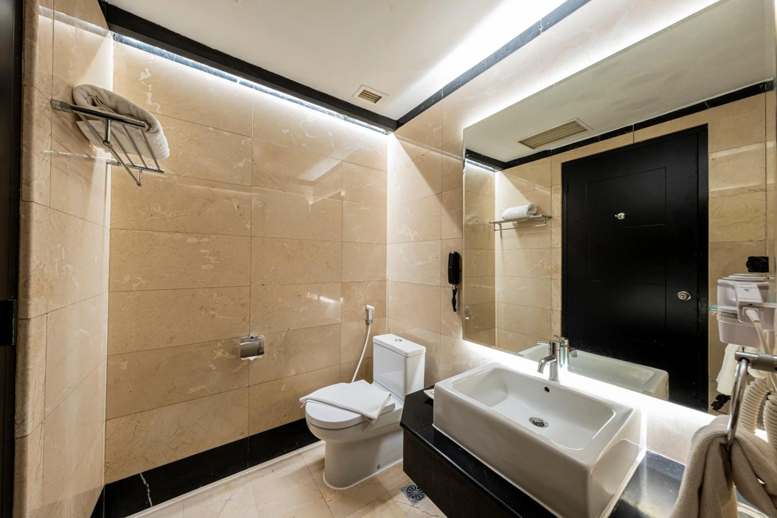 Bathroom in Grand Jatra Hotel Pekanbaru