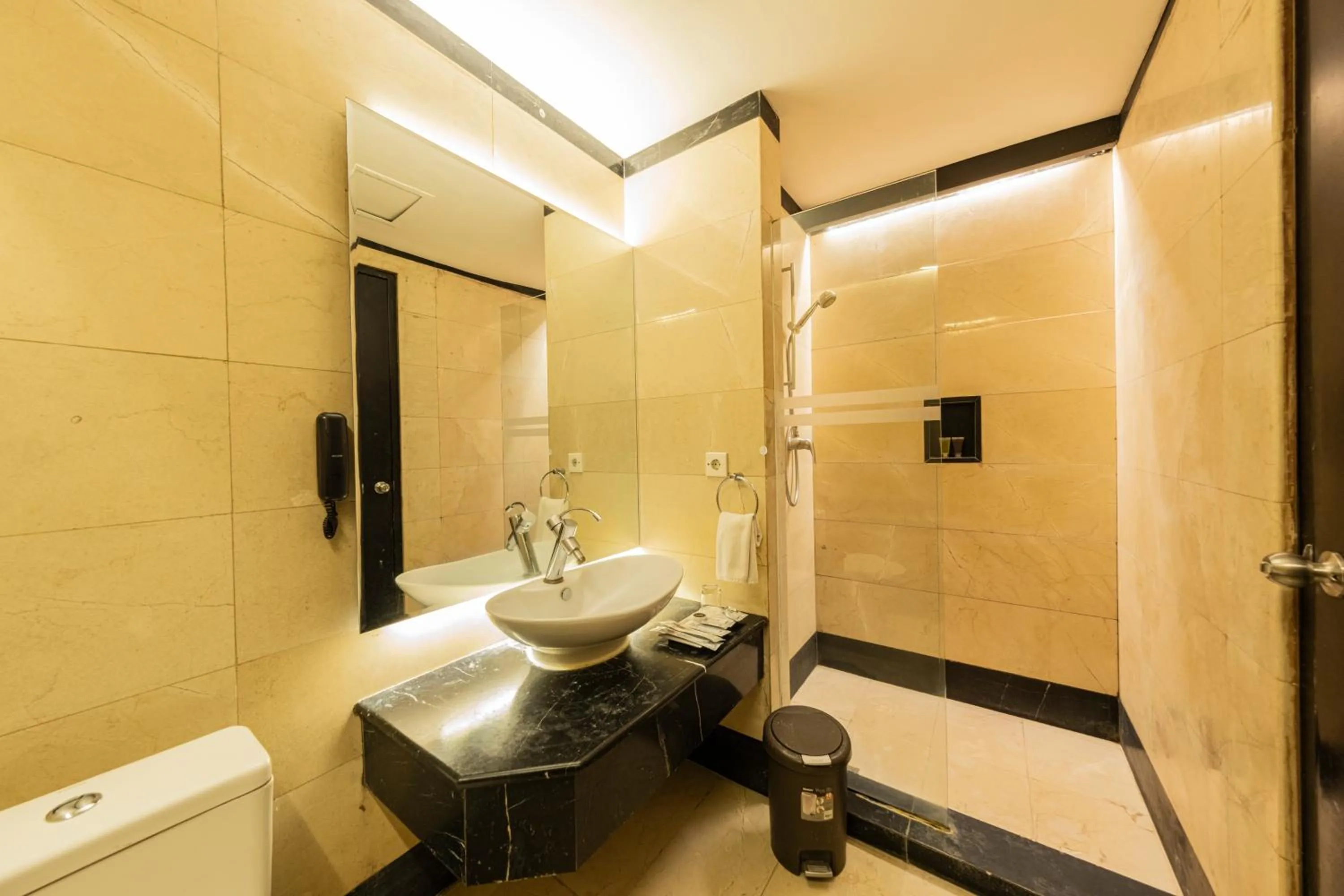 Bathroom in Grand Jatra Hotel Pekanbaru