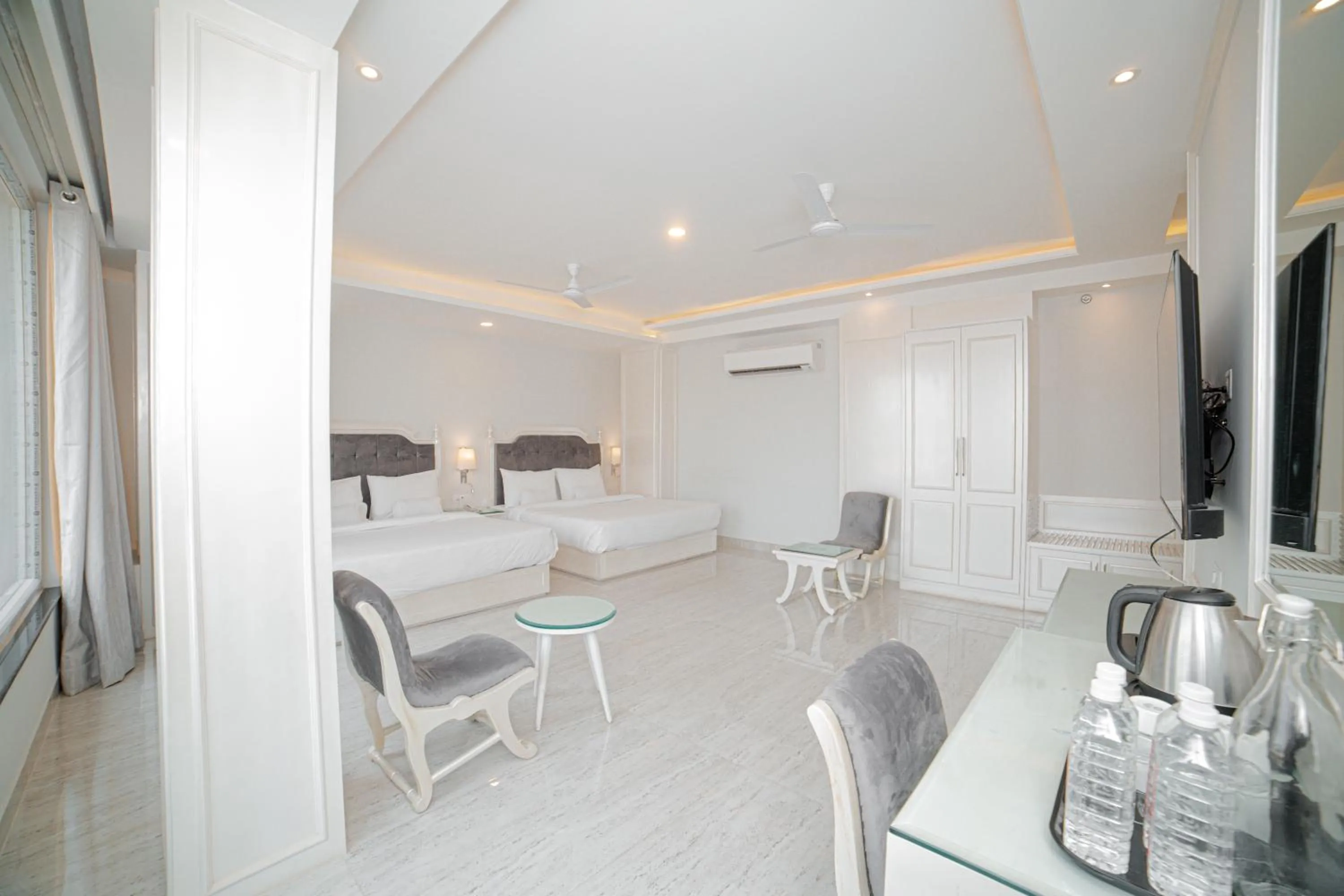 VIP, Bed in Pearl Courtyard