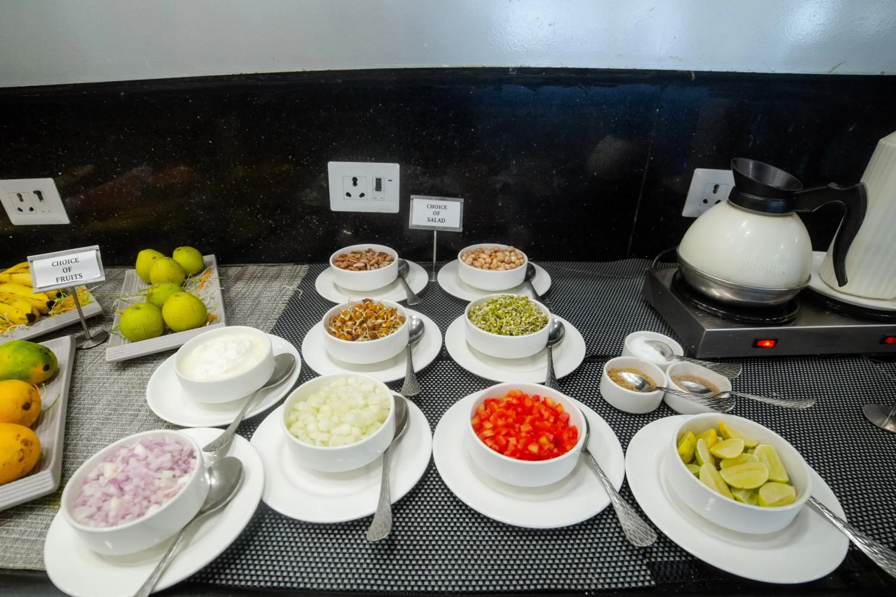 Food in Pearl Courtyard