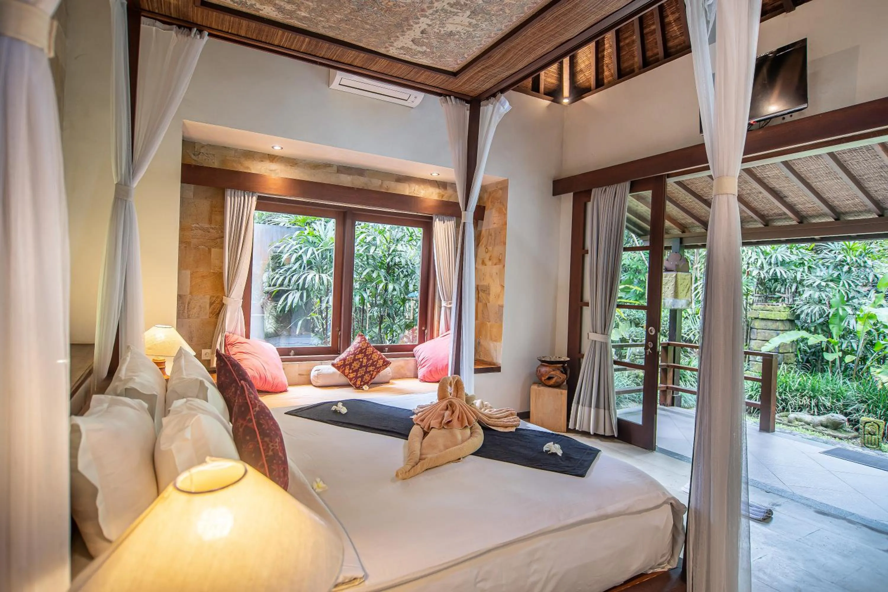 Bedroom, Bed in D'Legon Villas