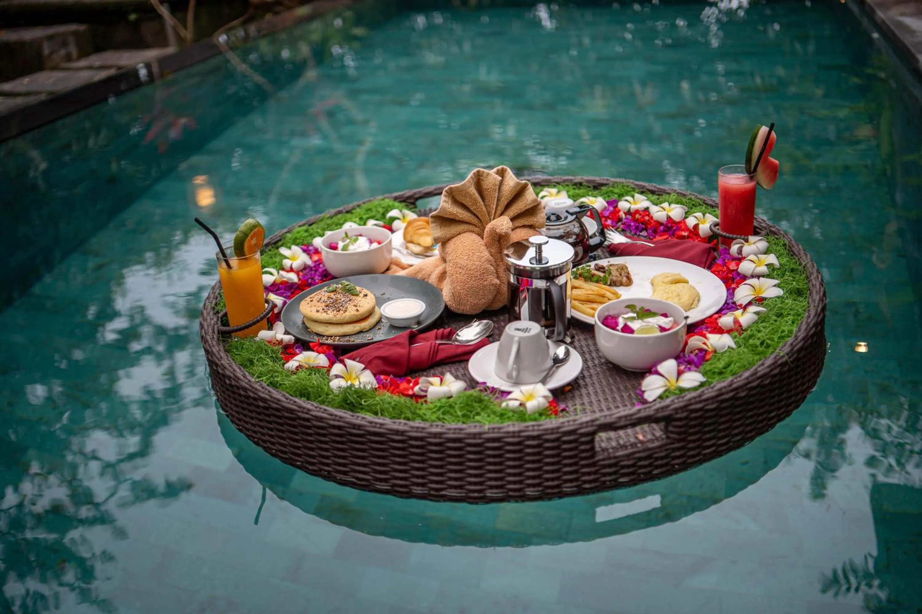 Swimming pool in D'Legon Villas